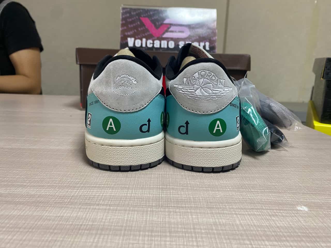 Travis Scott x Air Jordan 1 DM7866-009