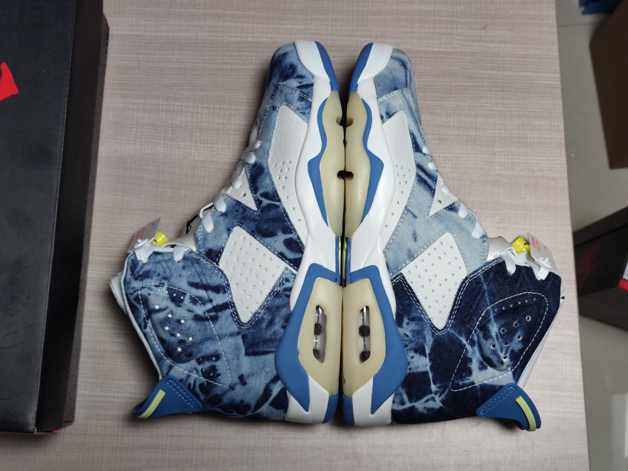 Jordan 6 Retro Washed Denim DM9045-100