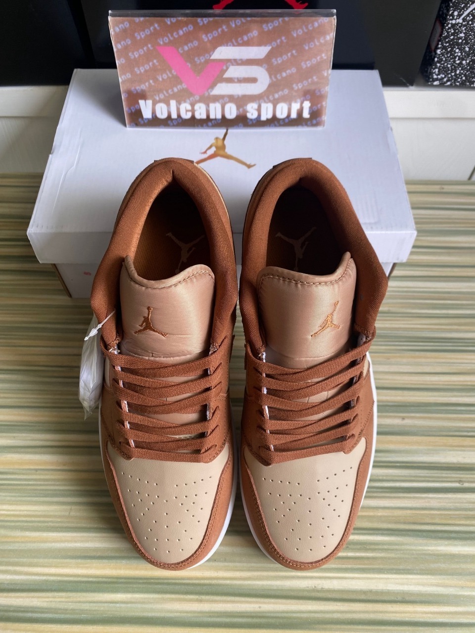 Jordan 1 Low SE Legend Coffee FJ3453-200