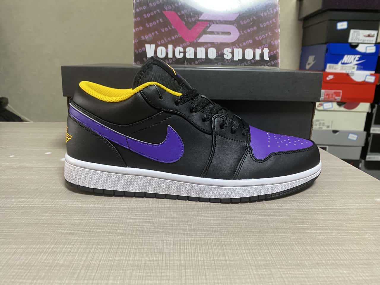 Jordan 1 Low Dark Concord 553558-075