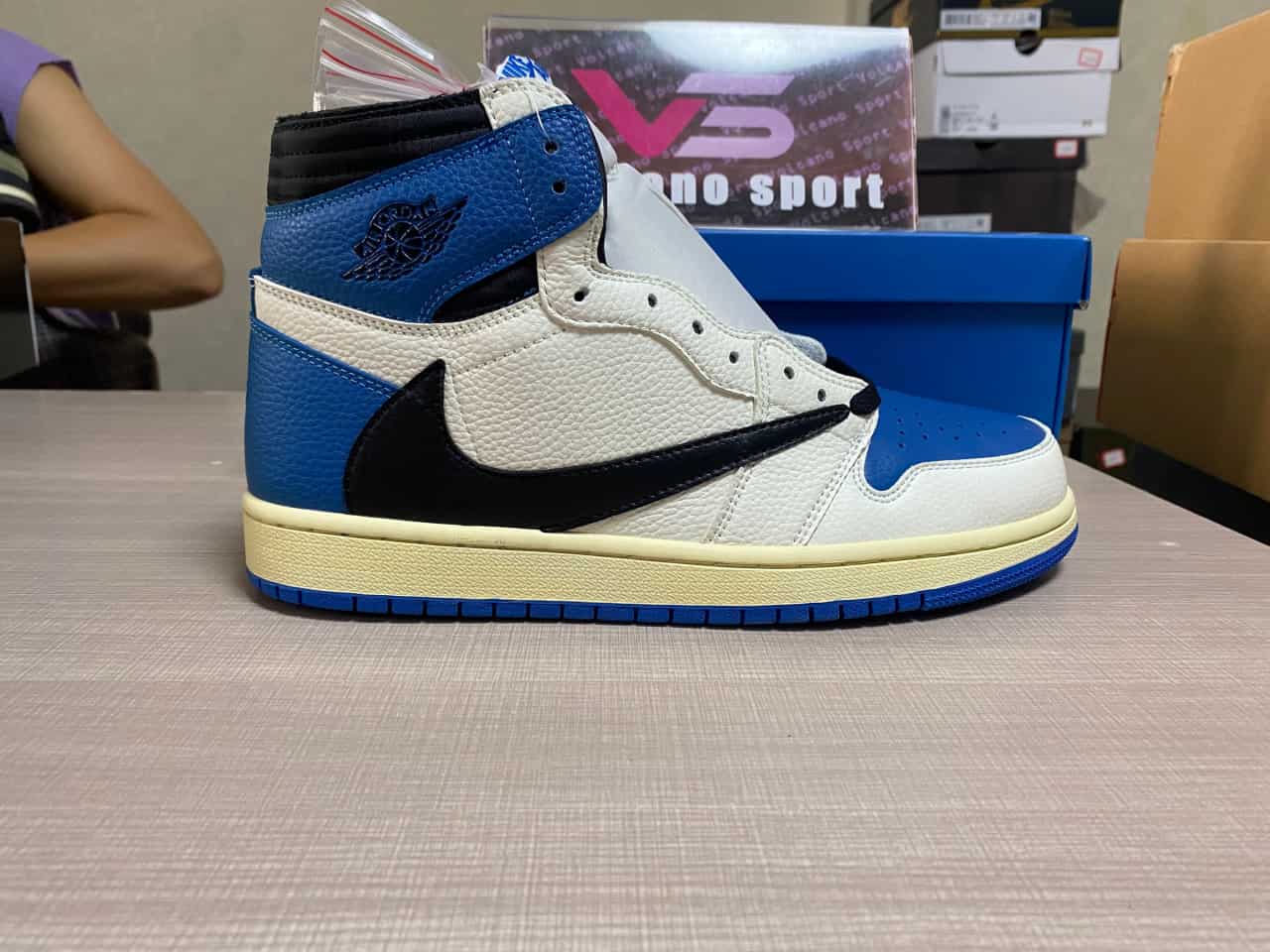Jordan 1 Retro High OG SP Fragment x Travis Scott DH3227-105