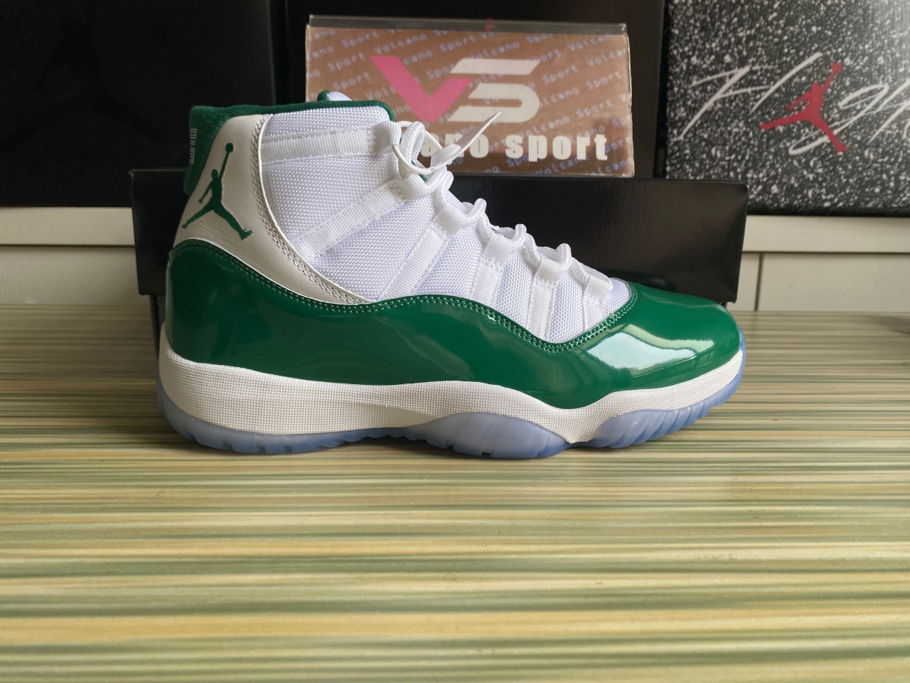 Jordan 11 Retro Lucky Green White And Green CT8012-113