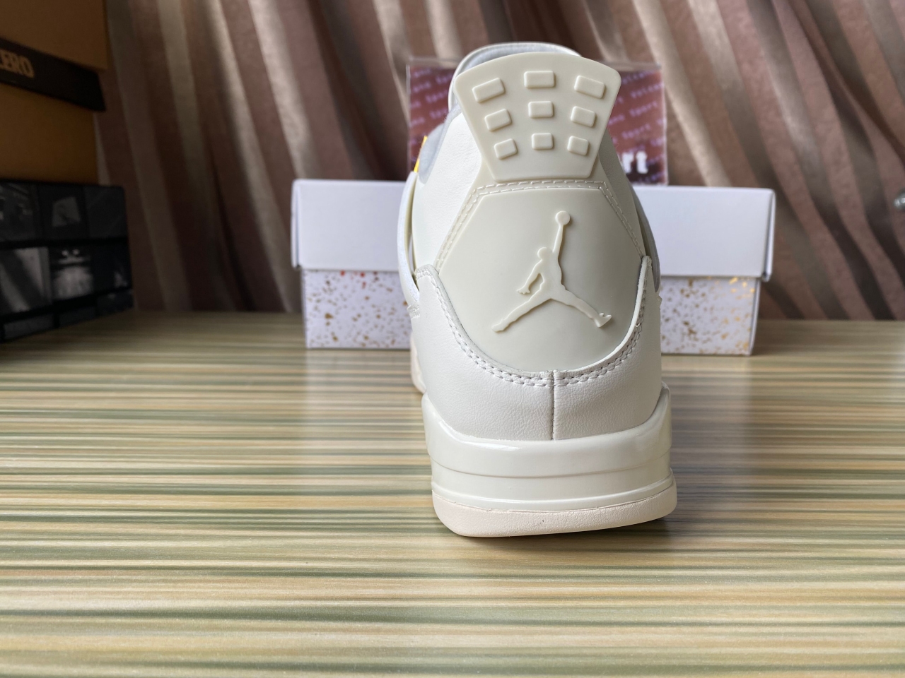 Jordan 4 WMNS Sail Metallic Gold Black AQ9129-170