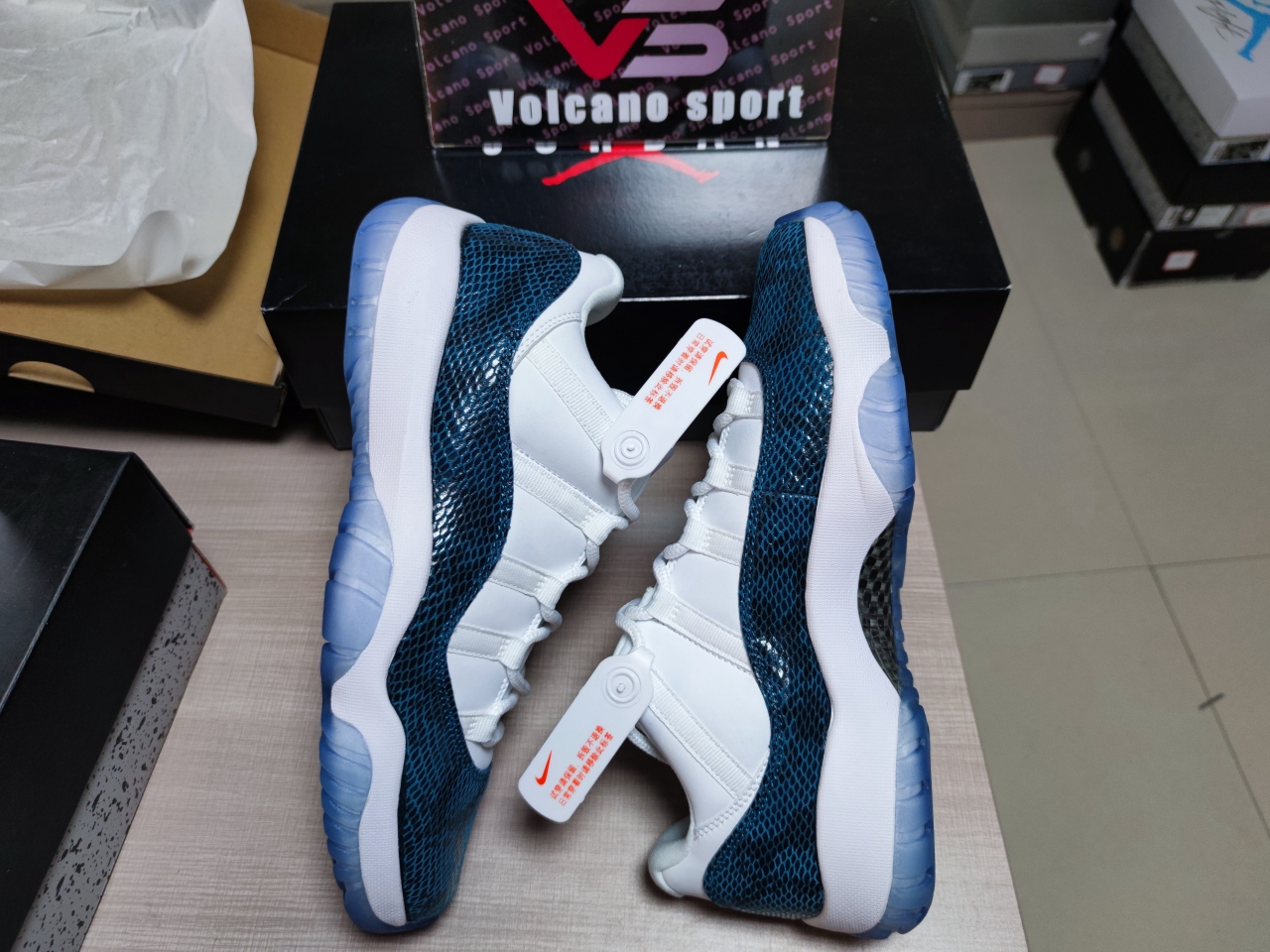 Jordan 11 “Navy Blue Snakeskin”
