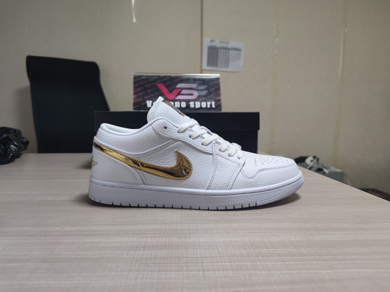 Jordan 1 Low White Metallic Gold CZ4776 100