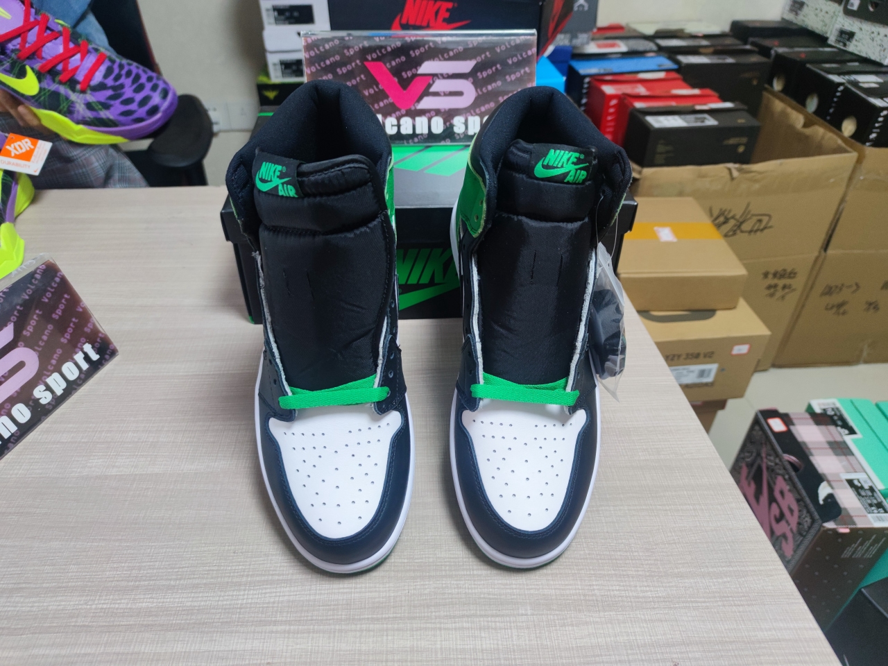 Jordan 1 Retro High OG Lucky Green DZ5485-031