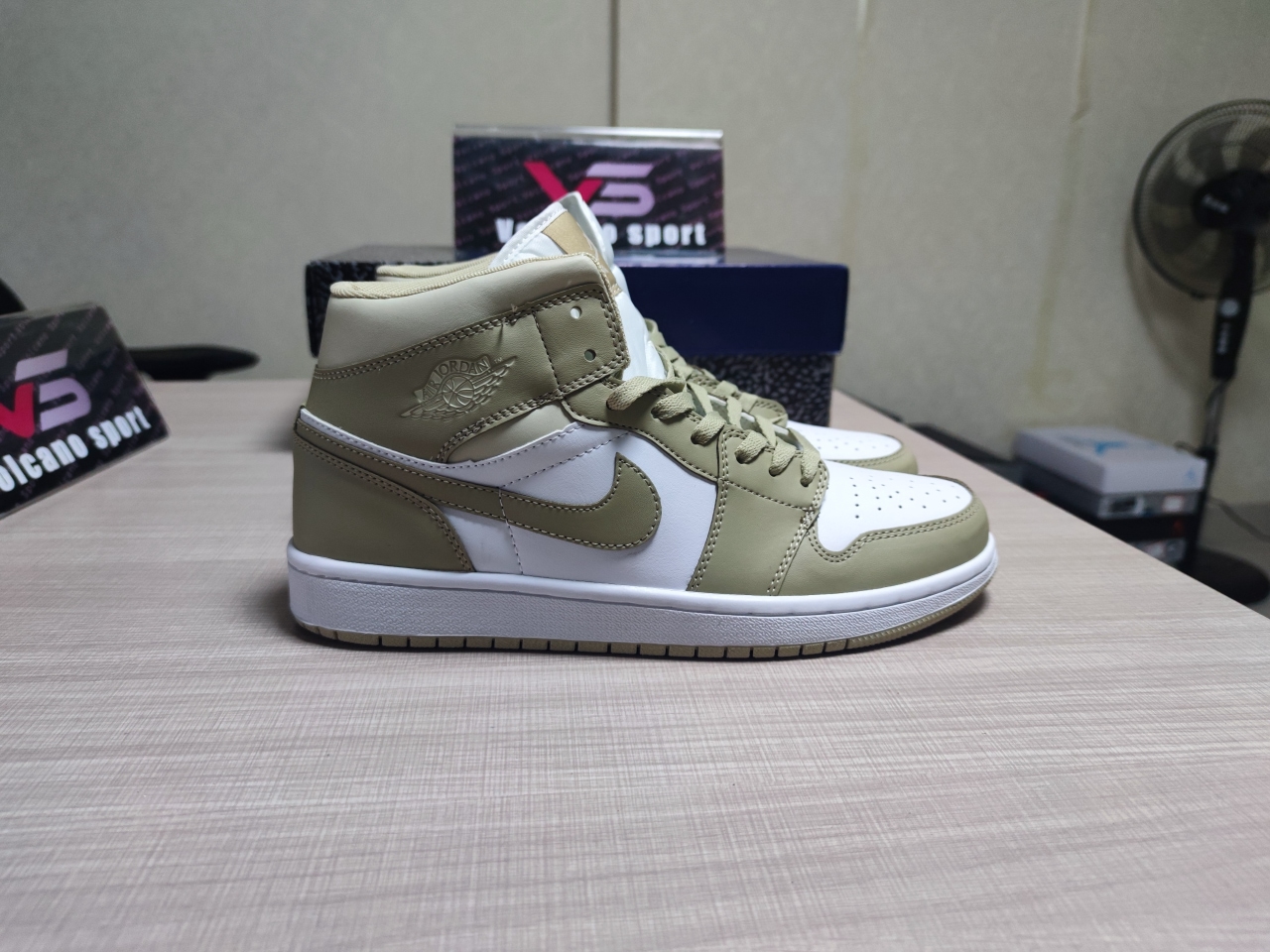 Jordan 1 HIGH ZOOM R2T DV3142 321