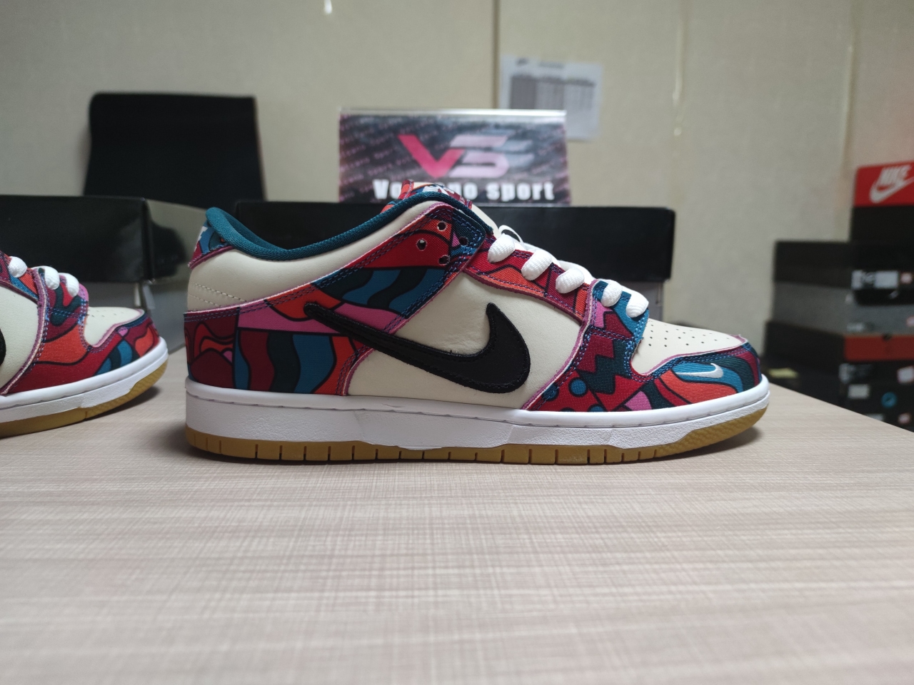 SB Dunk Low Pro Parra Abstract Art DH7695-600