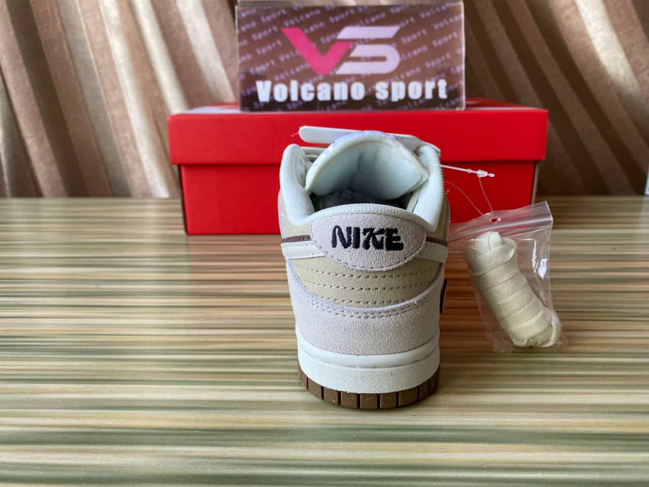 Dunk Low SE 85 White/Light Brown/Beige DO9457-100