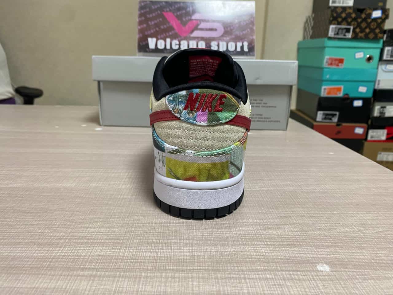 Nike SB Dunk Low Paris 308270-111