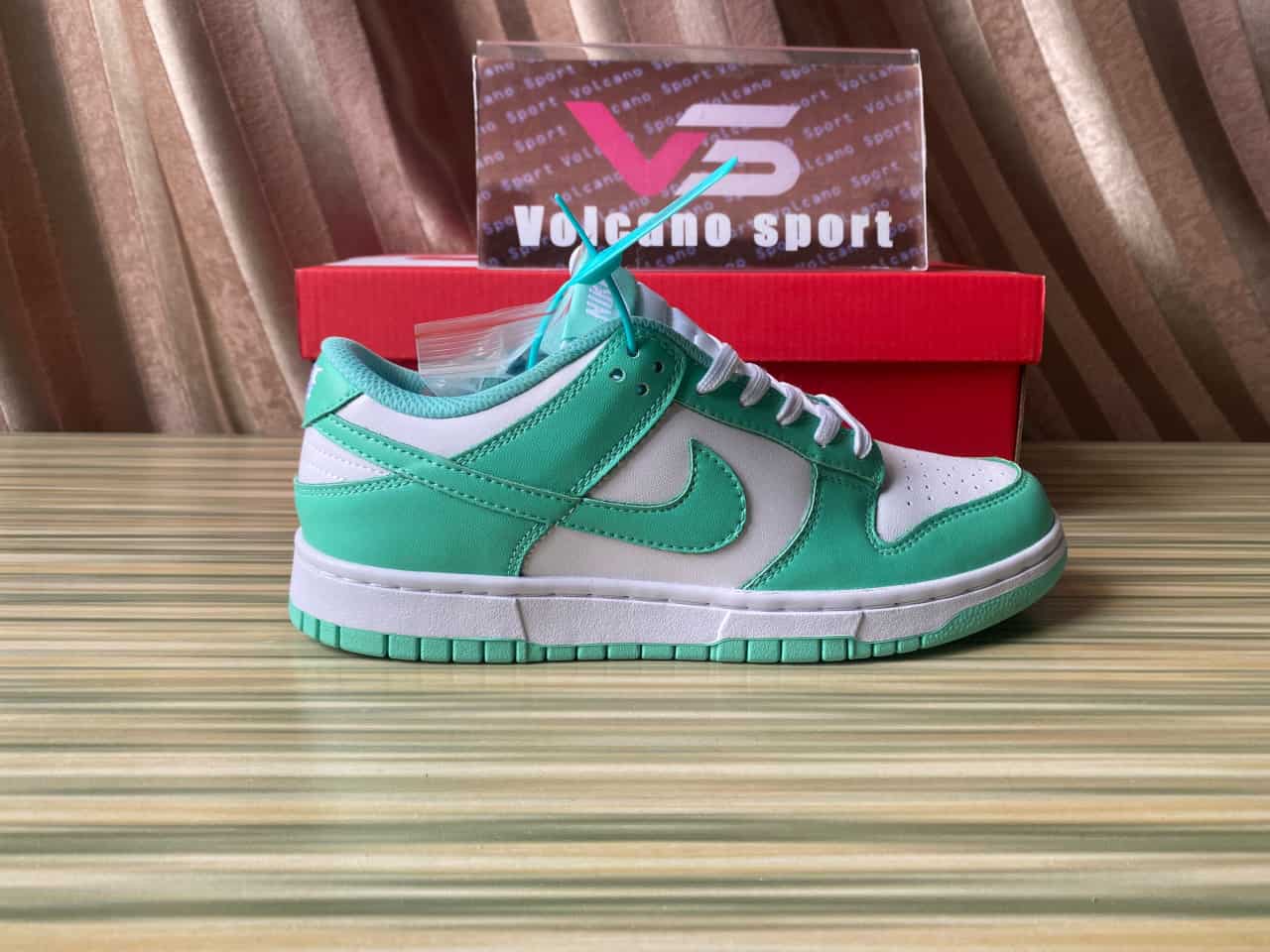Nike Dunk Low Green Glow DD1503-105