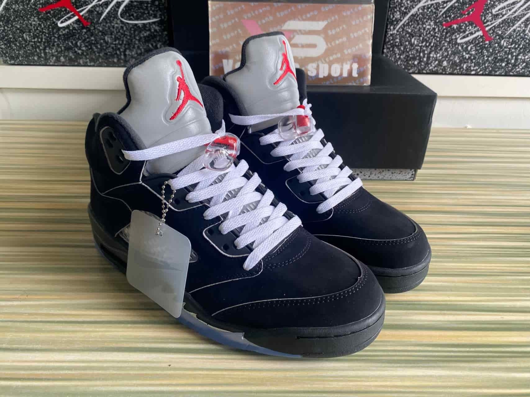 Jordan 5 Retro Black Metallic 845035-003