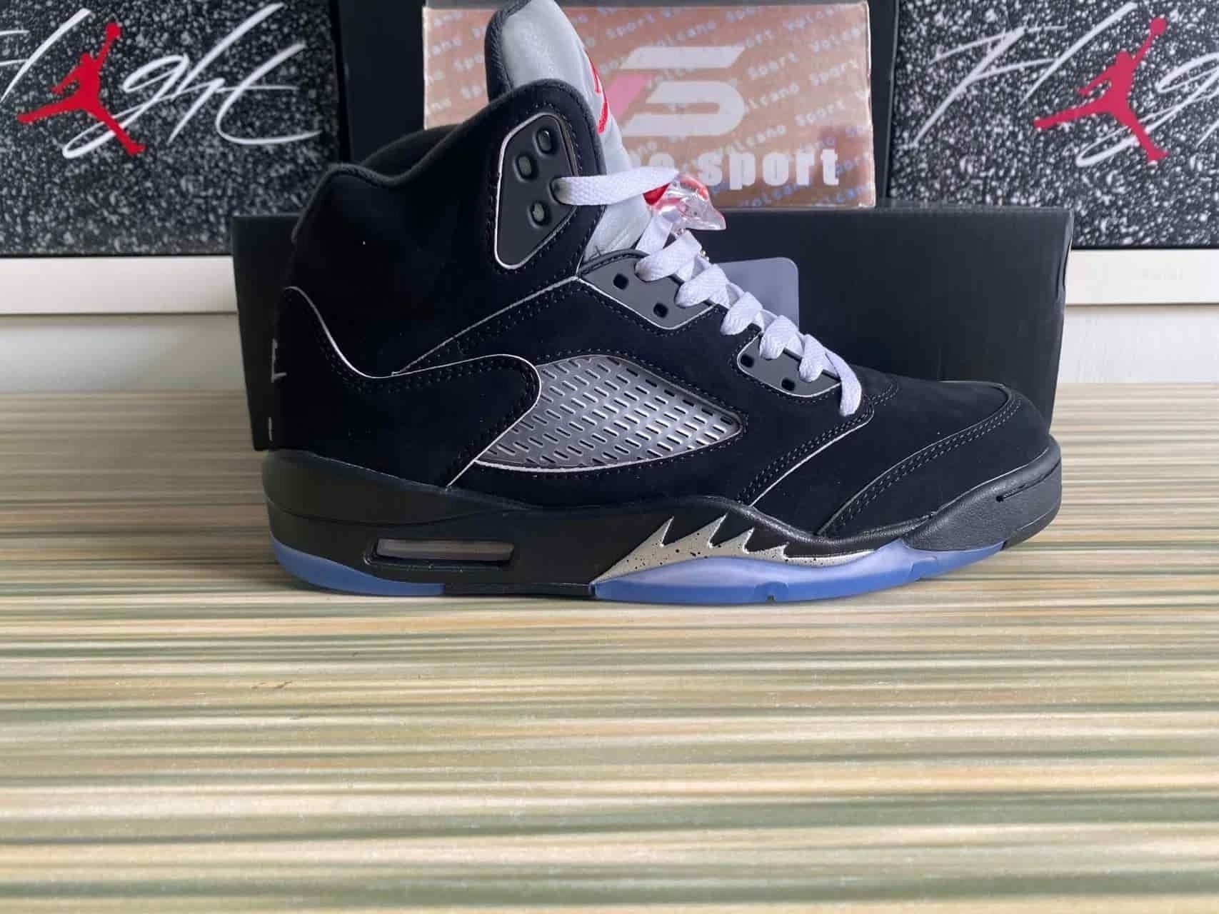Jordan 5 Retro Black Metallic 845035-003
