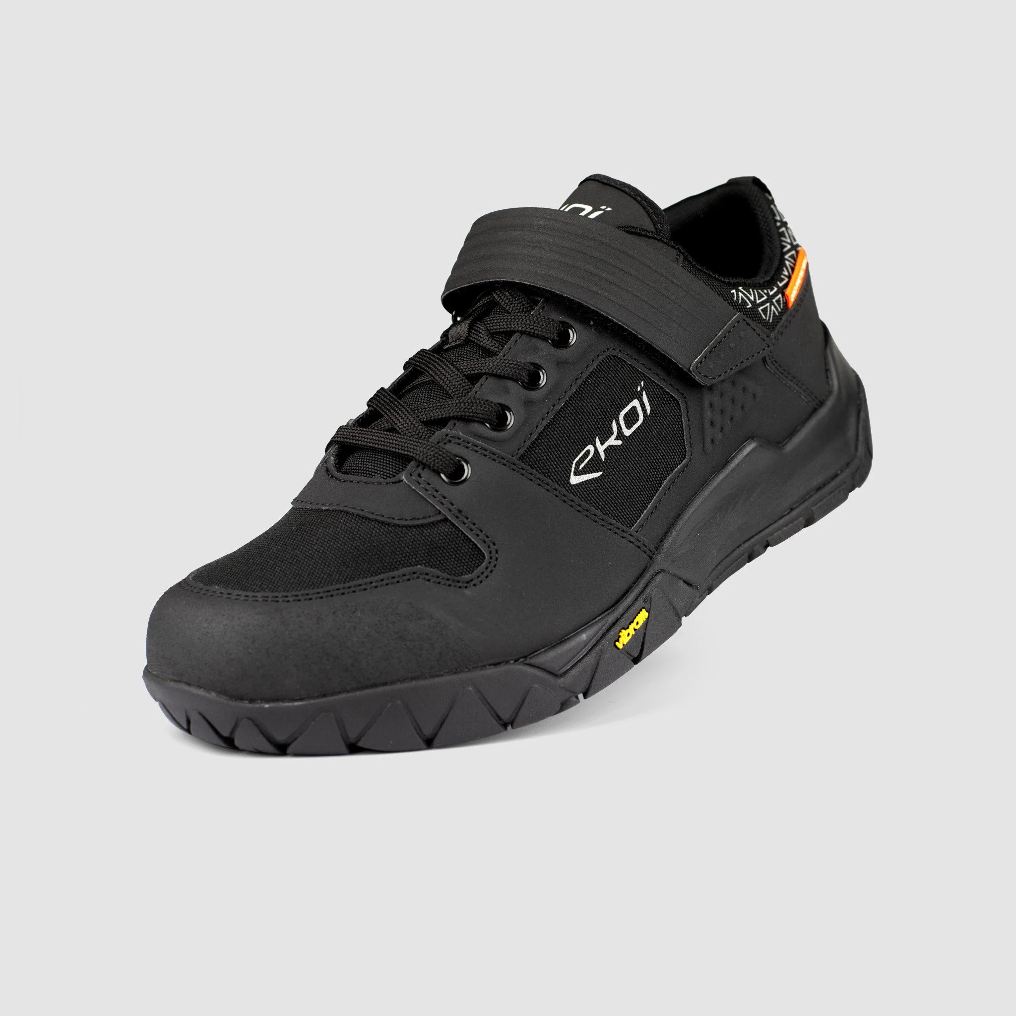 EKOI GE C4 cycling shoes