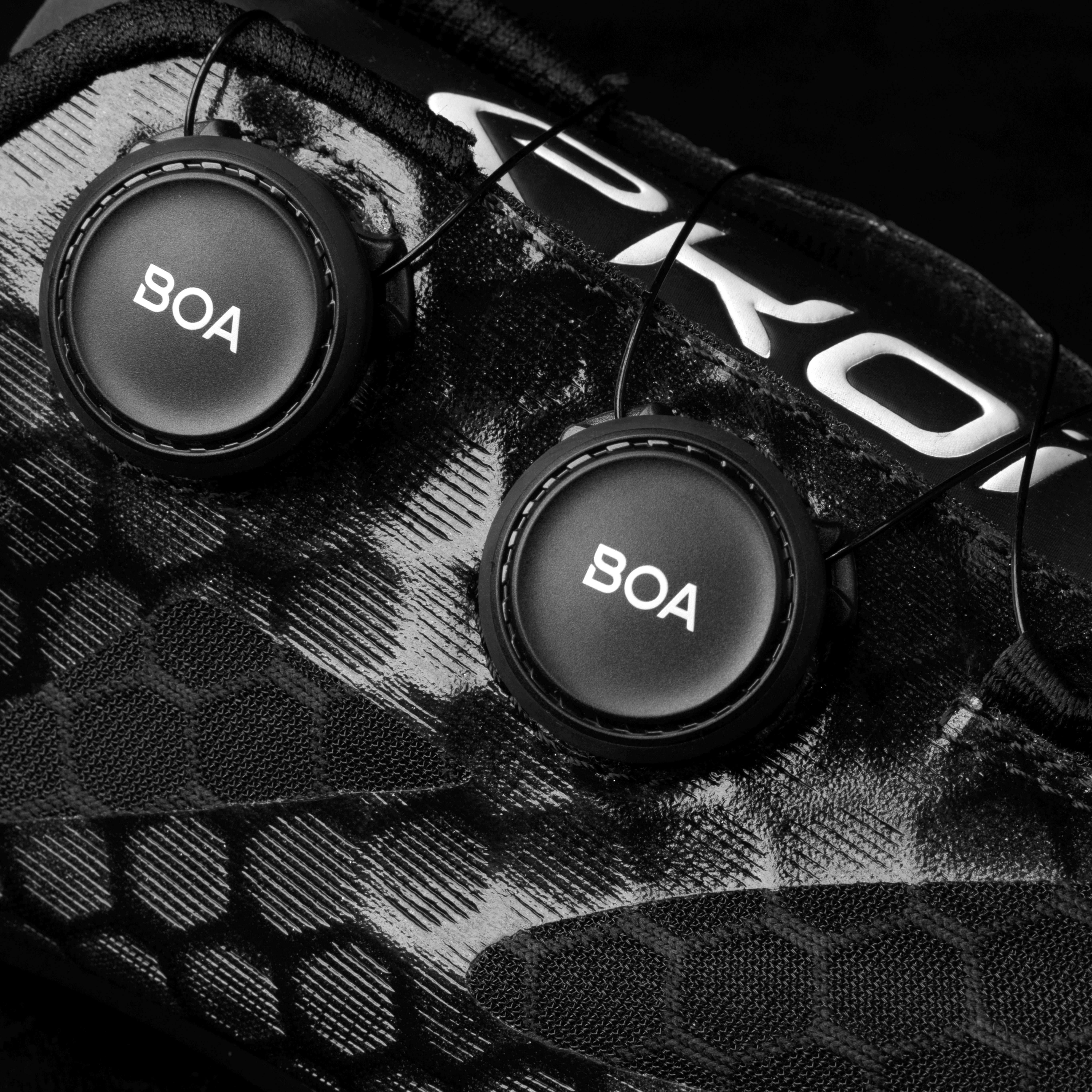 EKOI R4 LIGHT BOA® black road cycling shoes