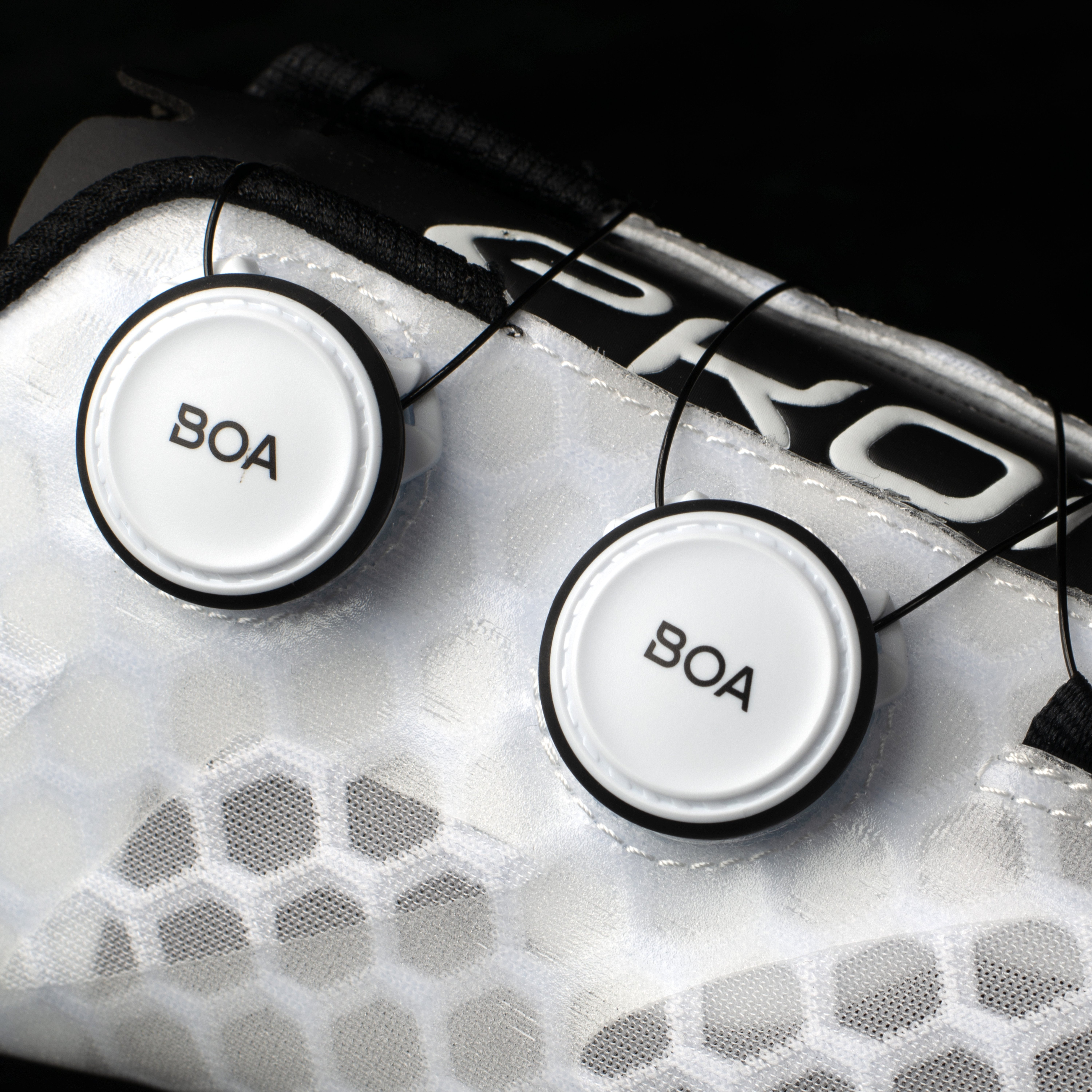 EKOI R4 LIGHT BOA® white road cycling shoes
