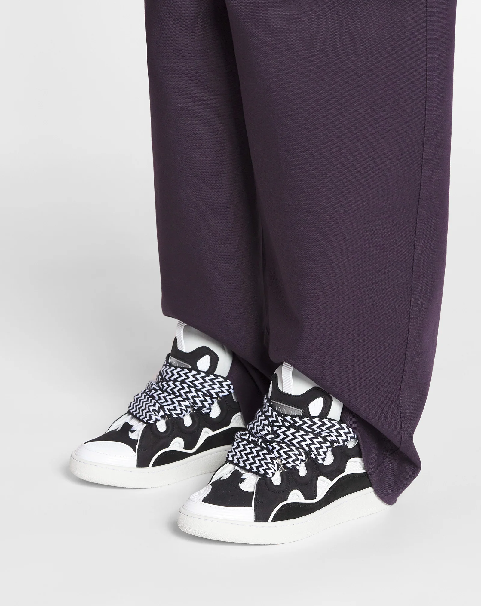 Leather curb sneakers