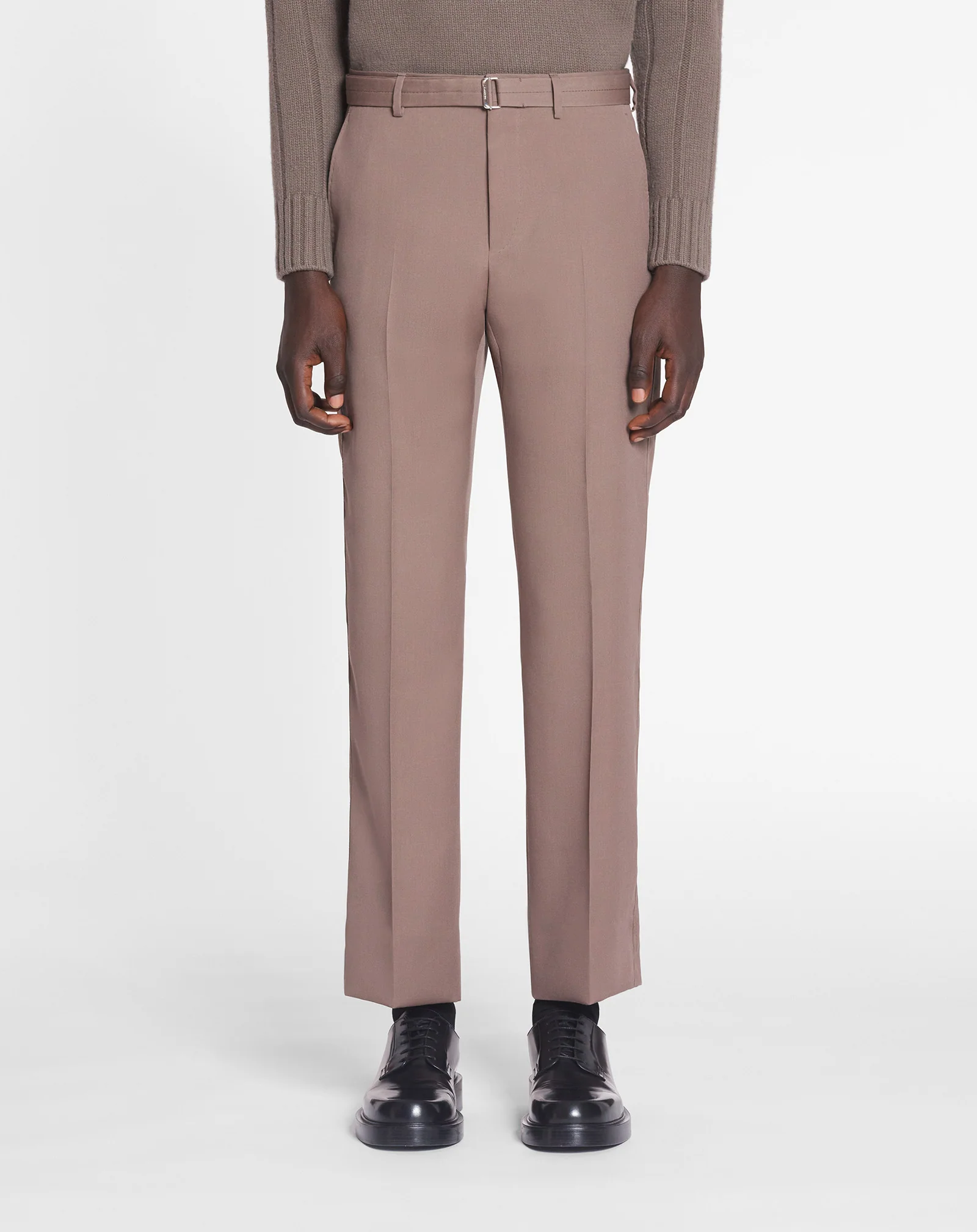 Suit pants with belt