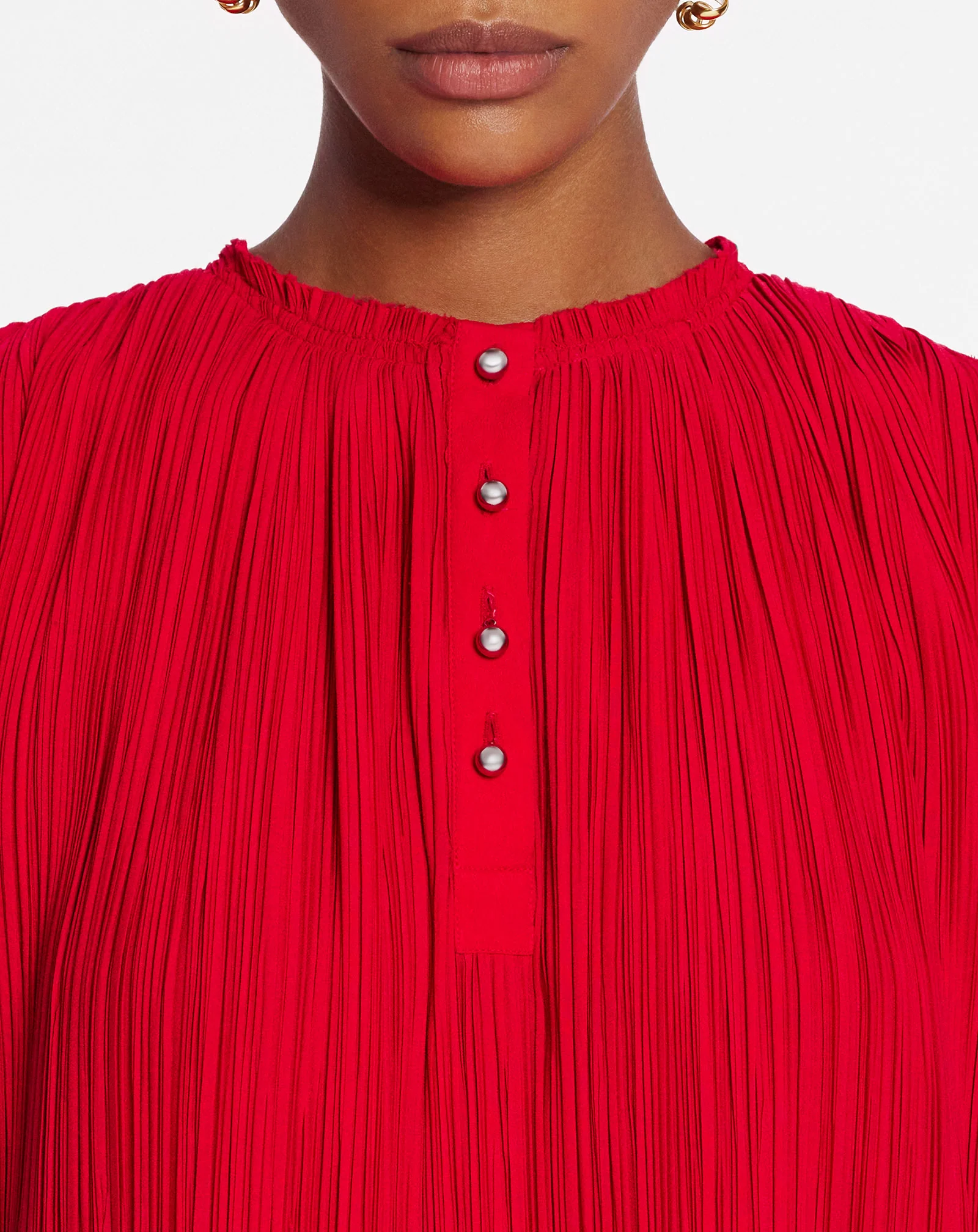 Sleeveless pleated top