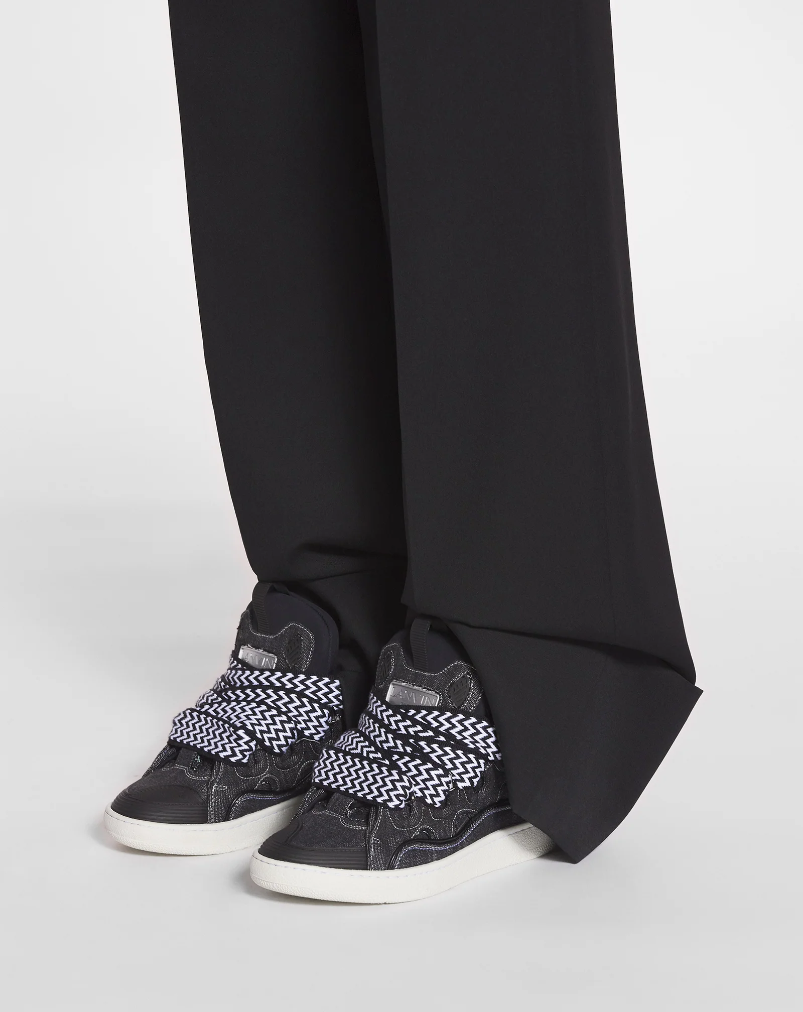 Curb sneakers in denim