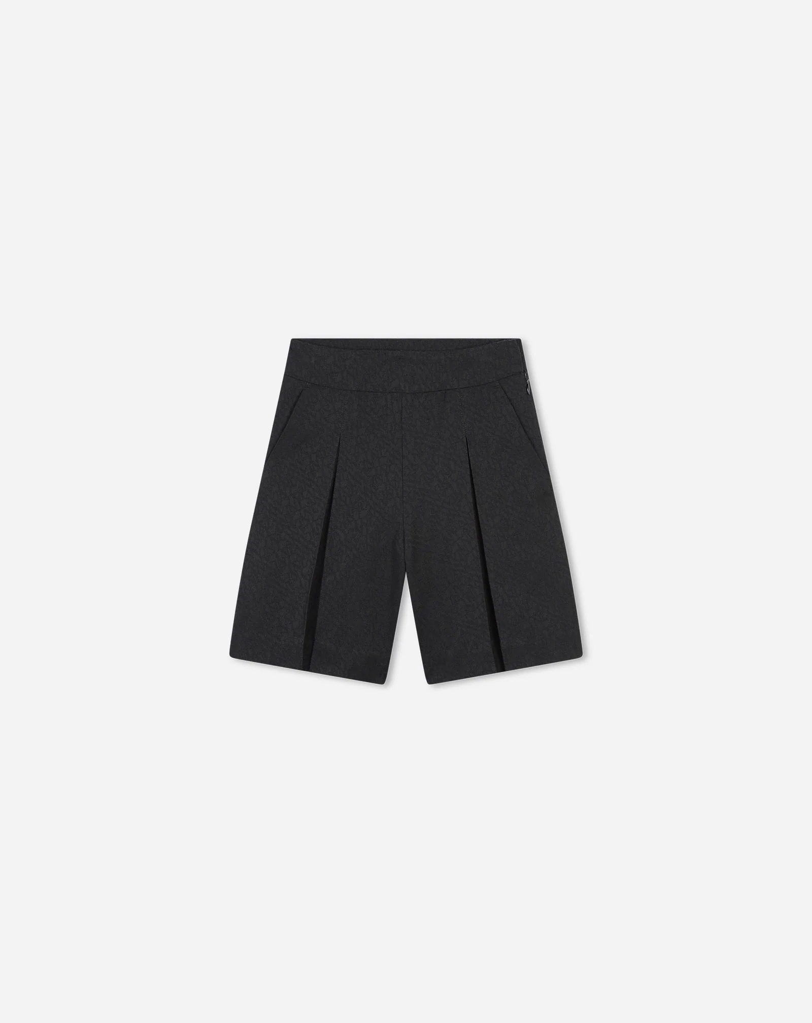 Flared pleated bermuda shorts