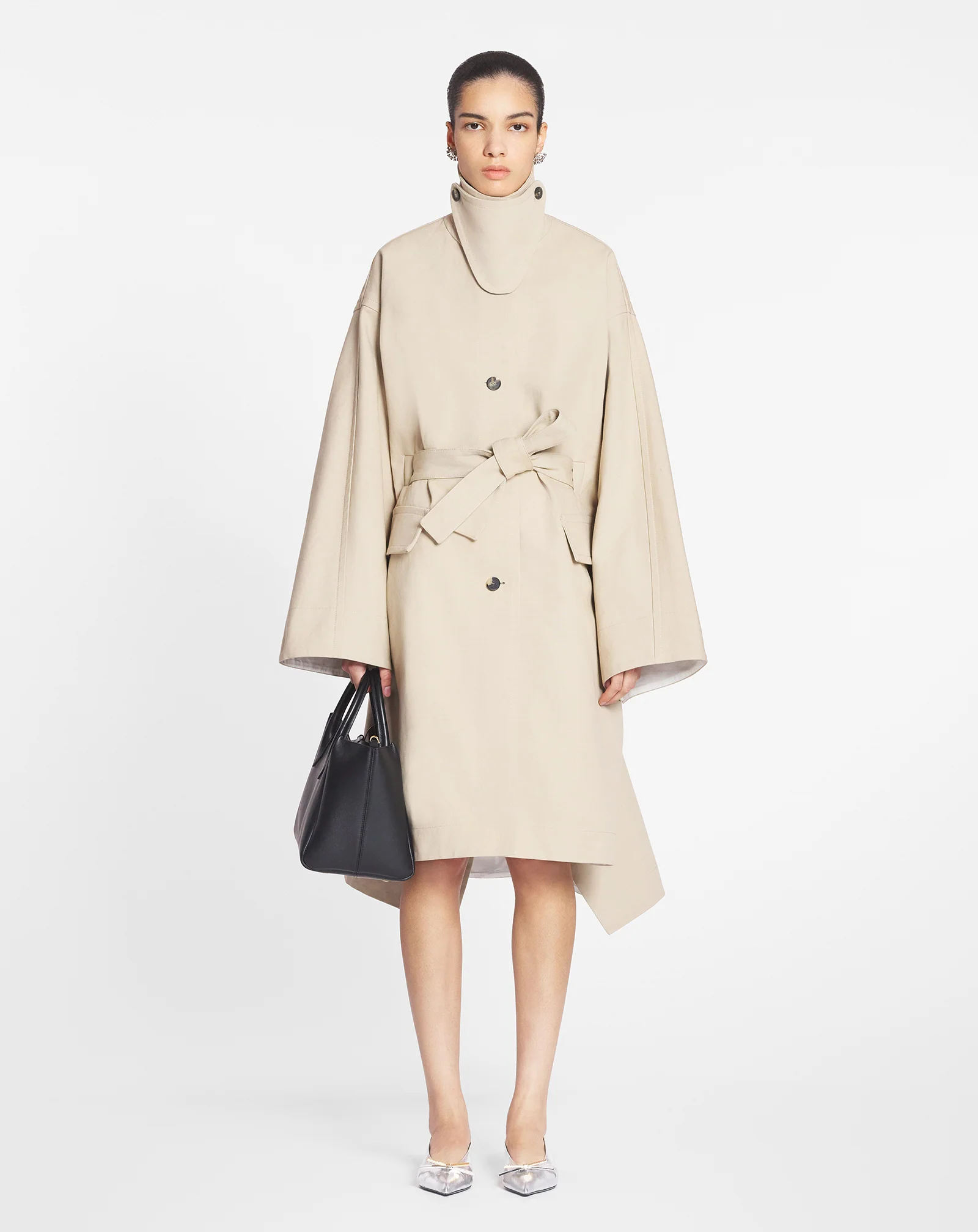 Cape coat with a collar