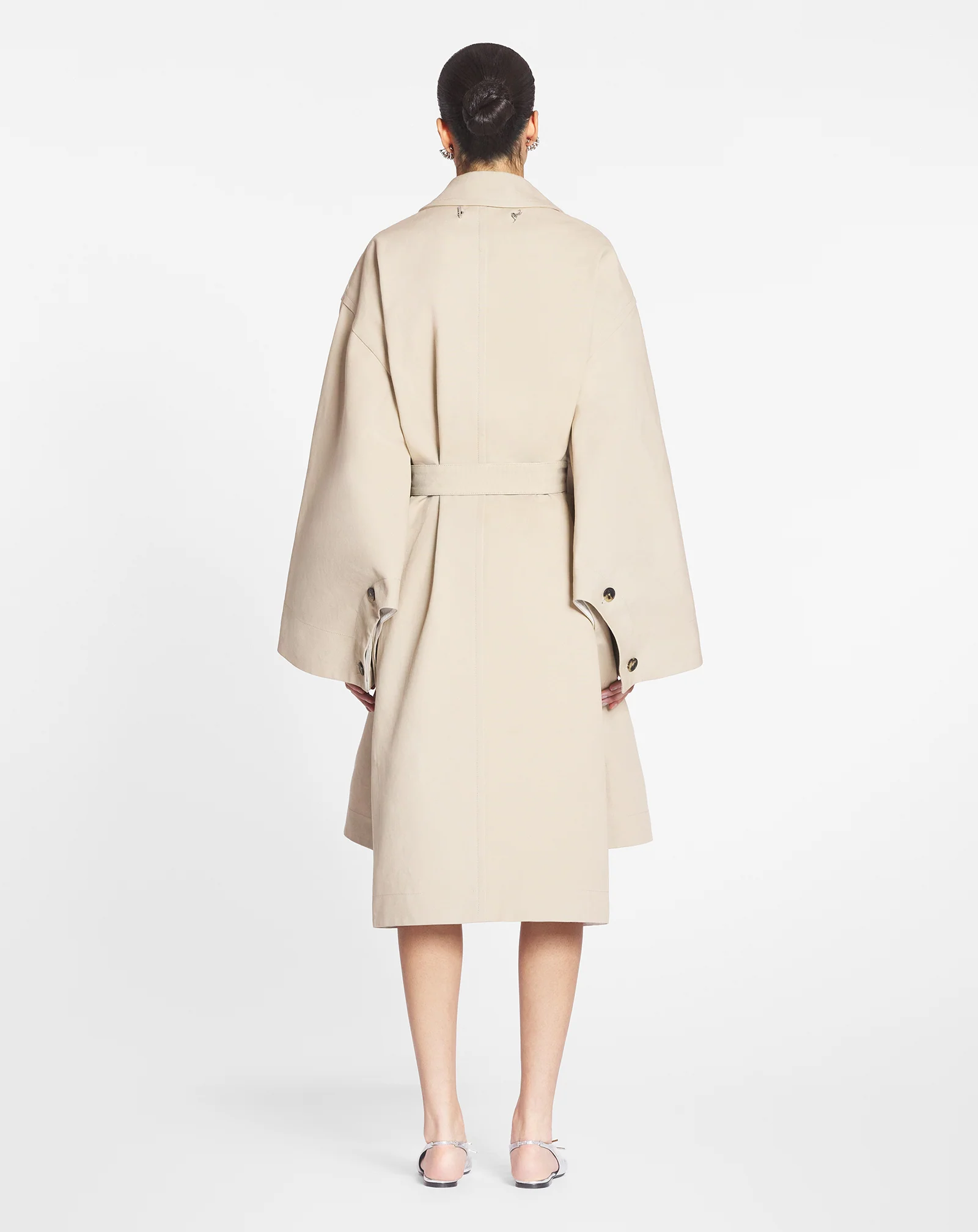 Cape coat with a collar