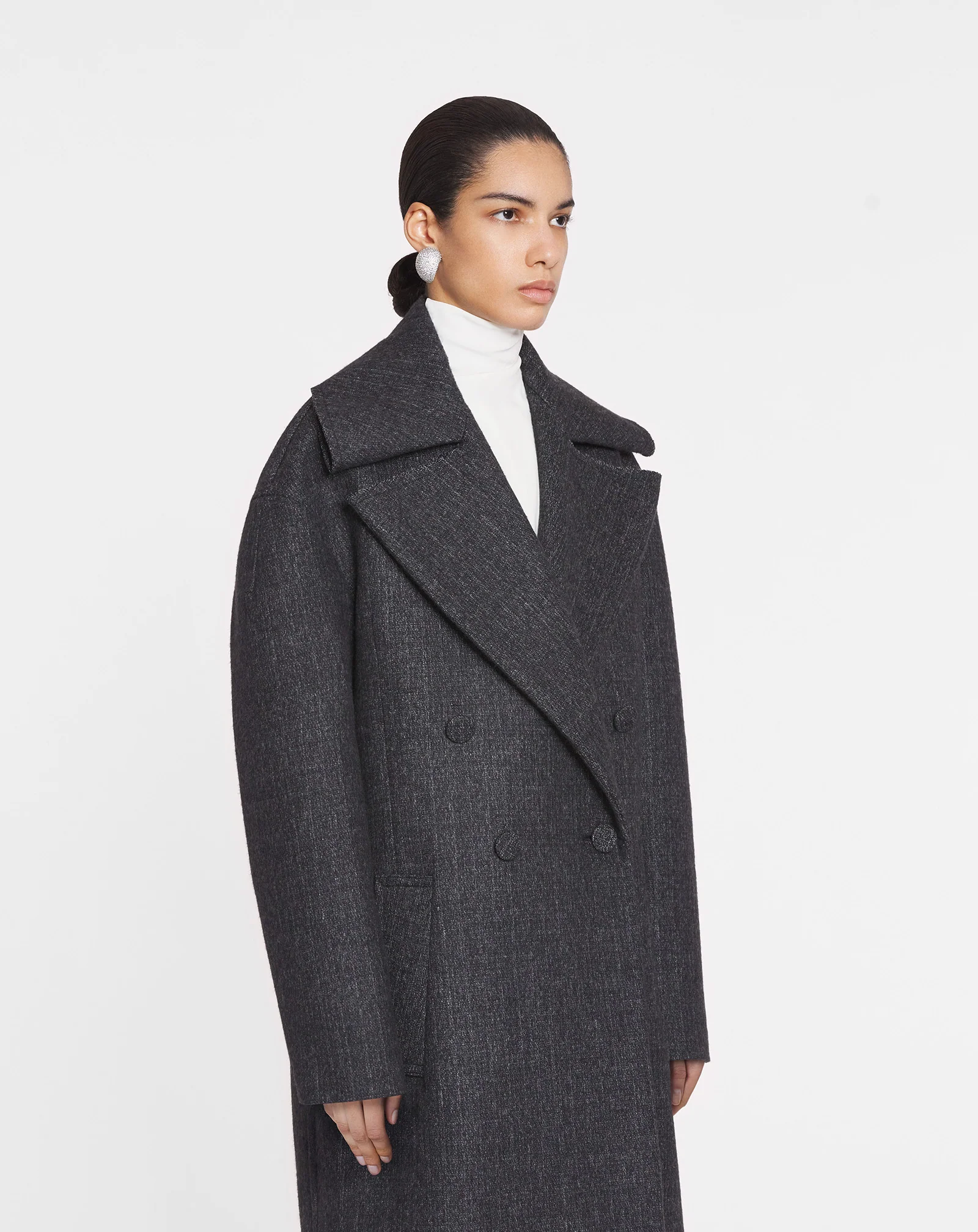 Loose-fit two-tone coat