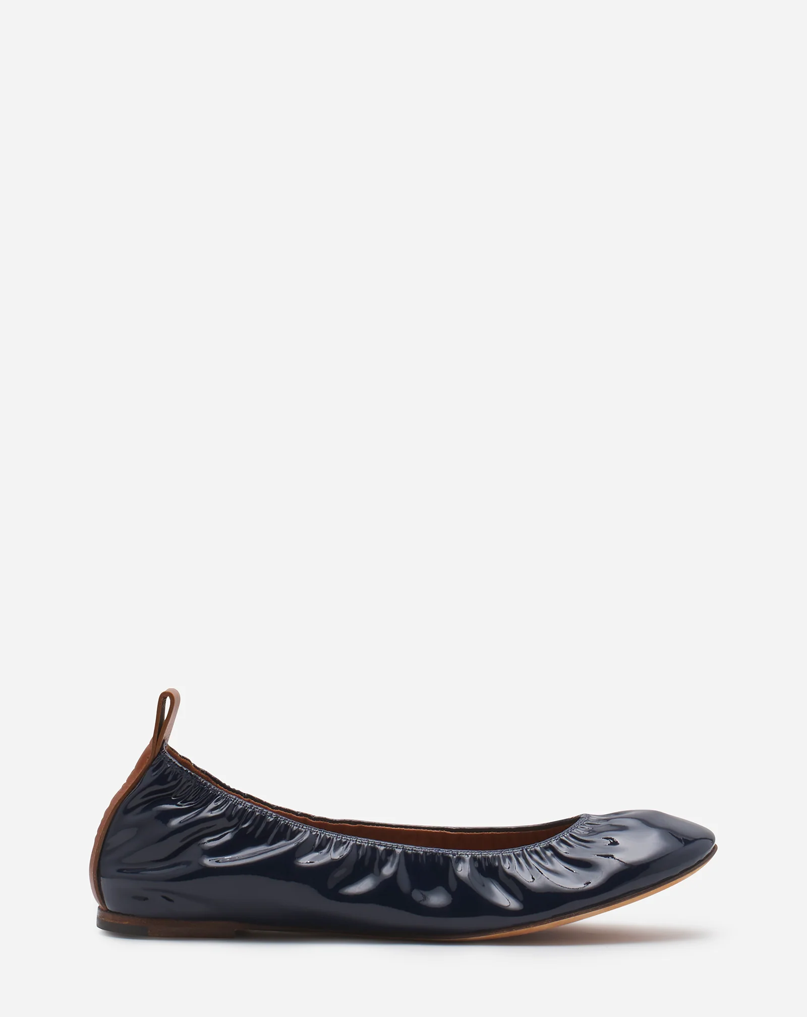 The ballerina flat in patent leather