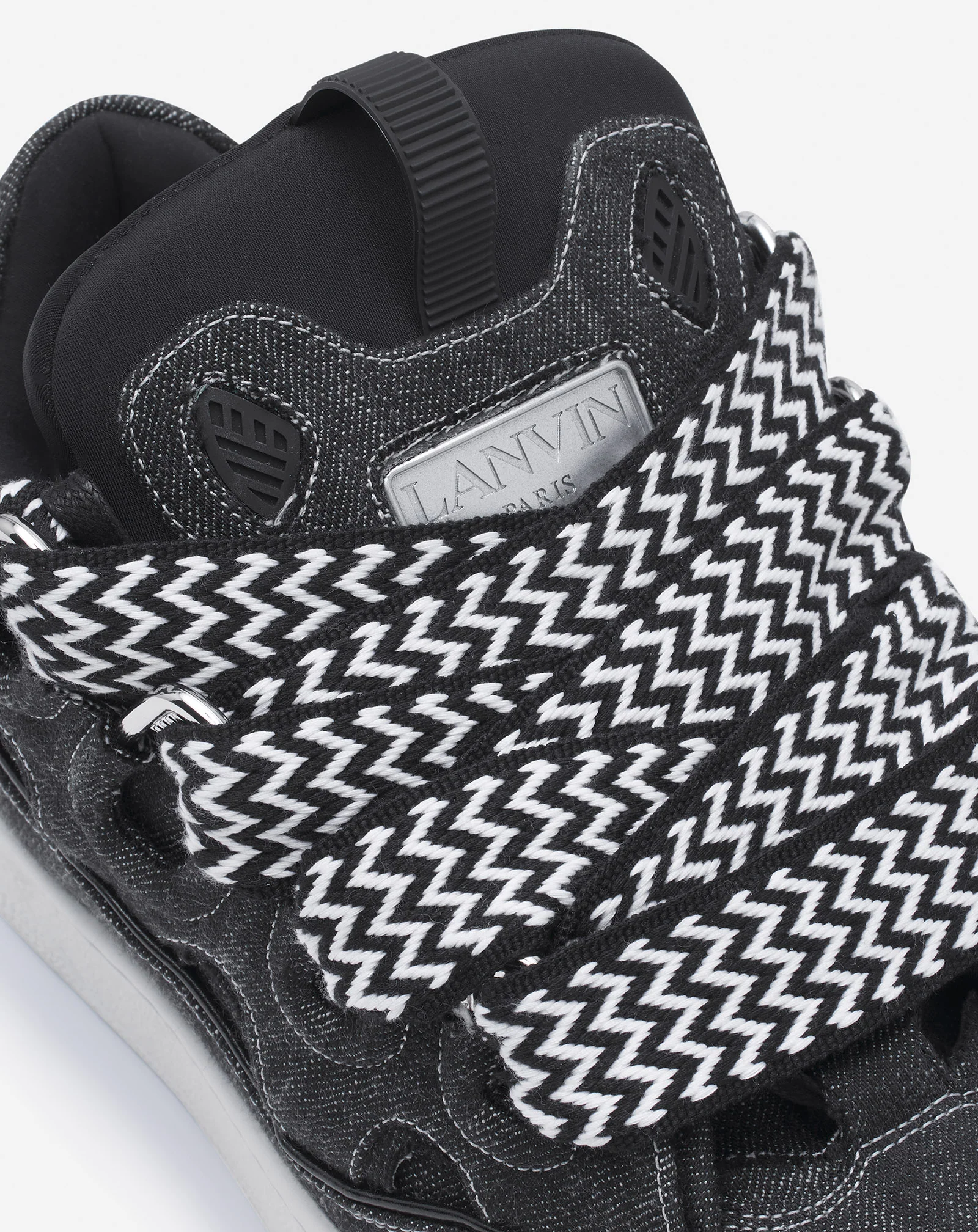 Curb sneakers in denim