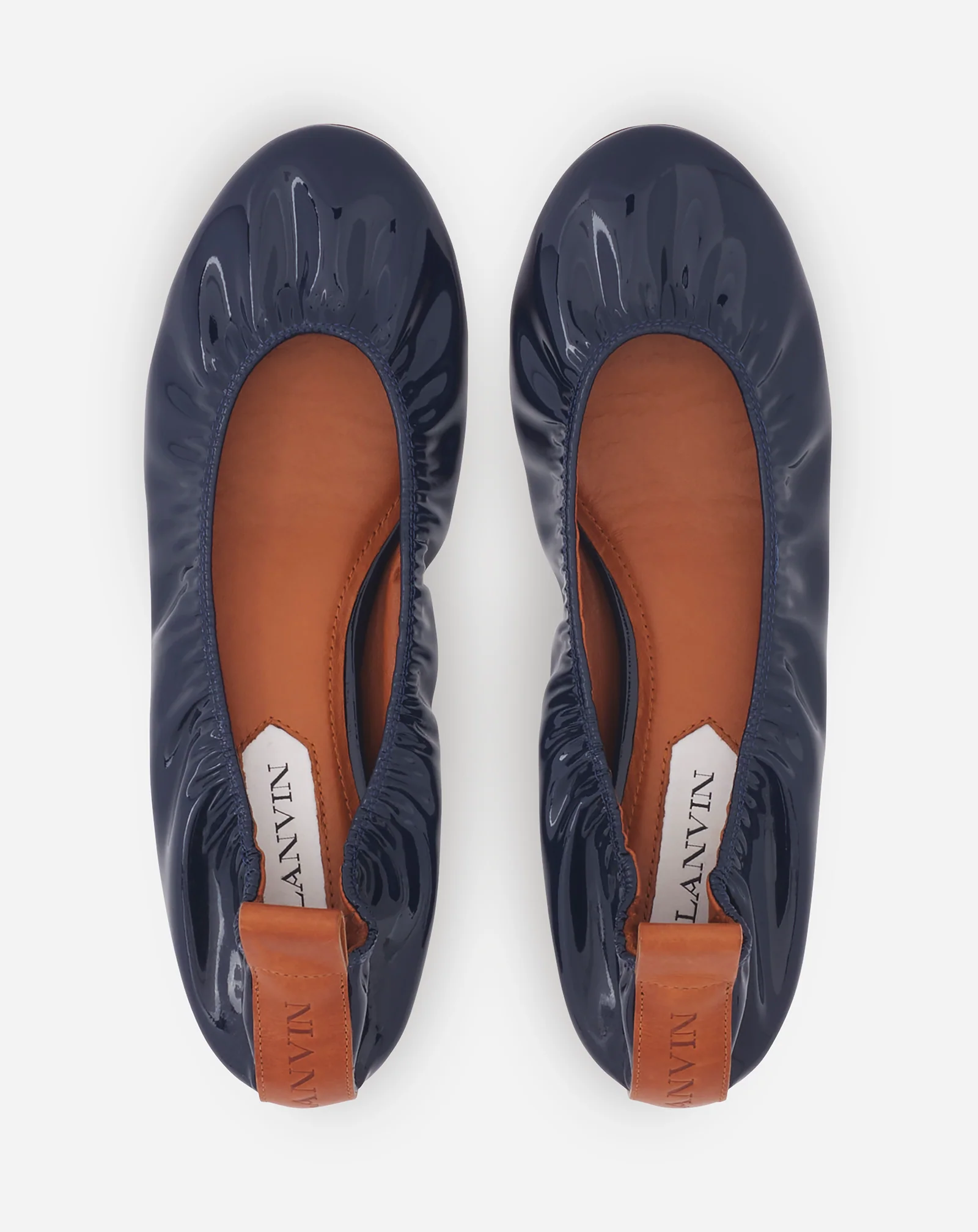 The ballerina flat in patent leather