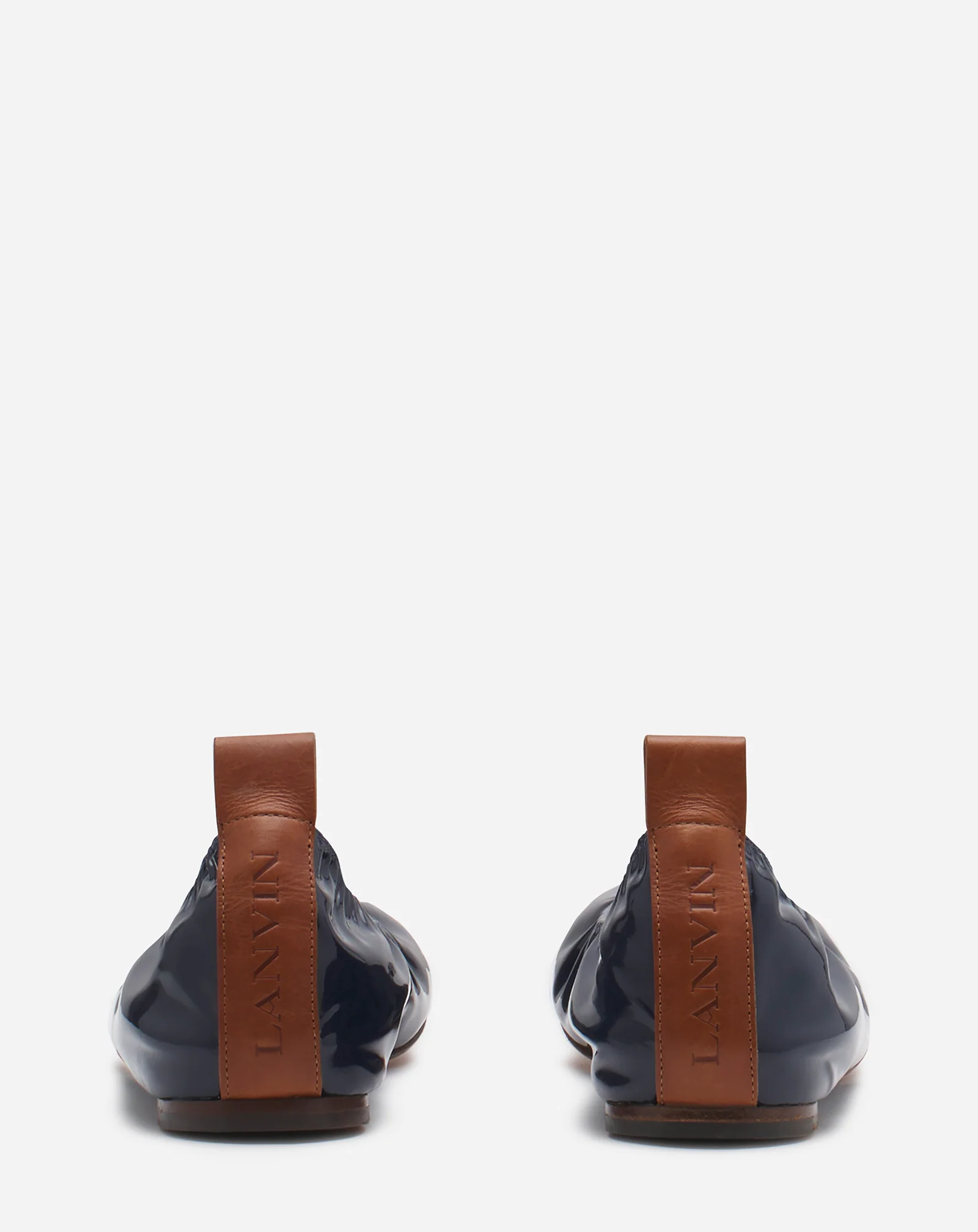 The ballerina flat in patent leather