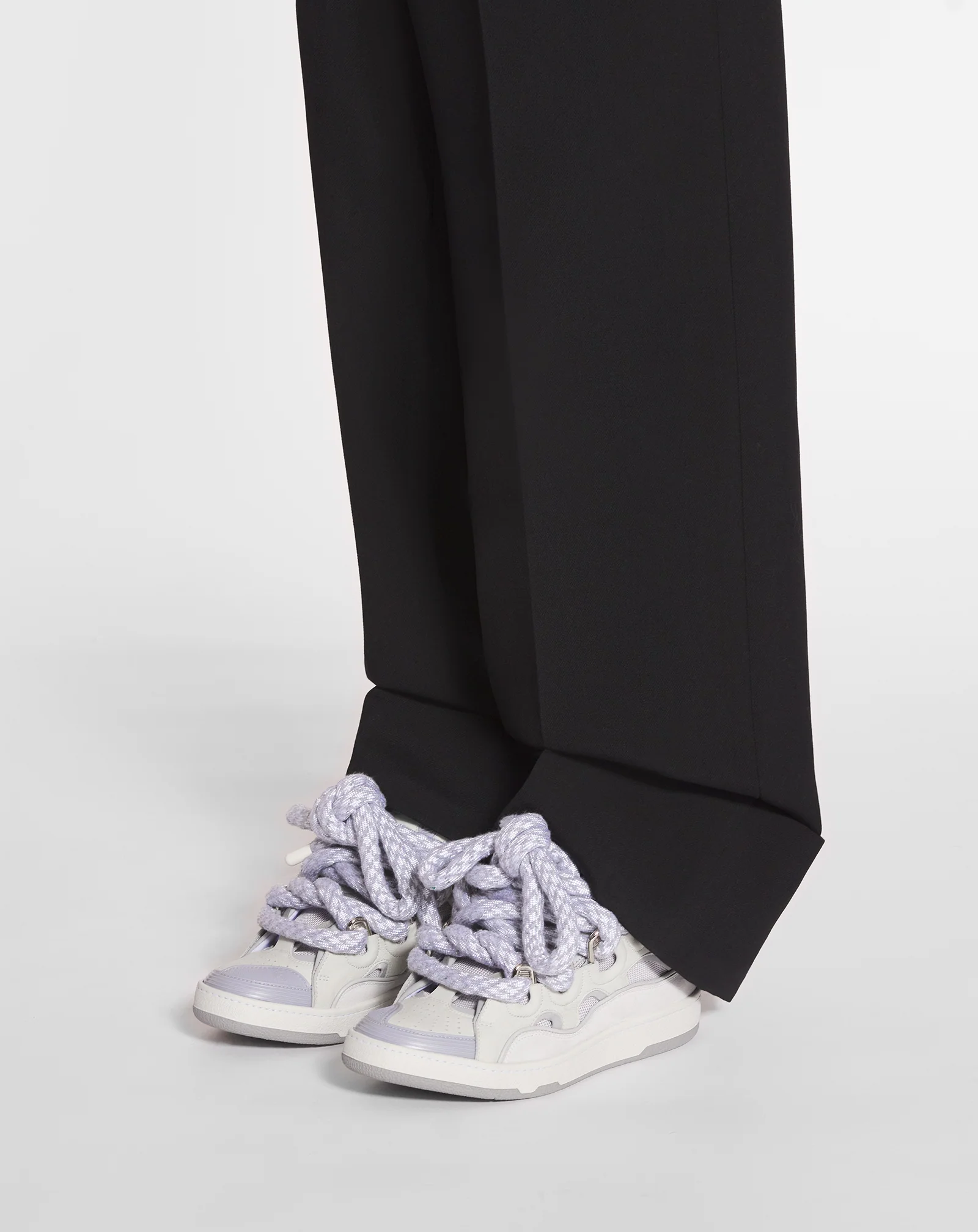 Curb sneakers in leather with snake laces