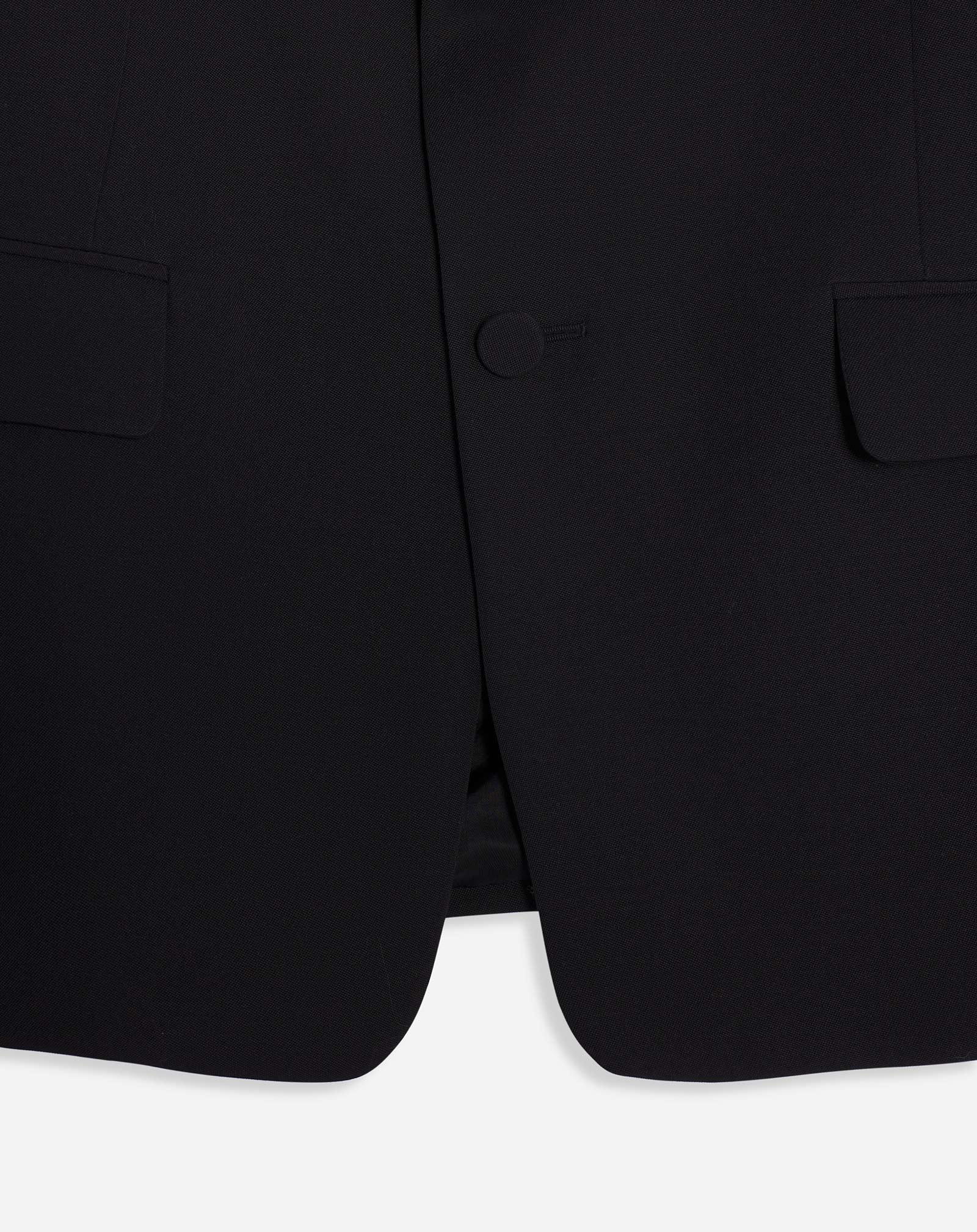 Single-breasted flap pockets jacket with satin lapels