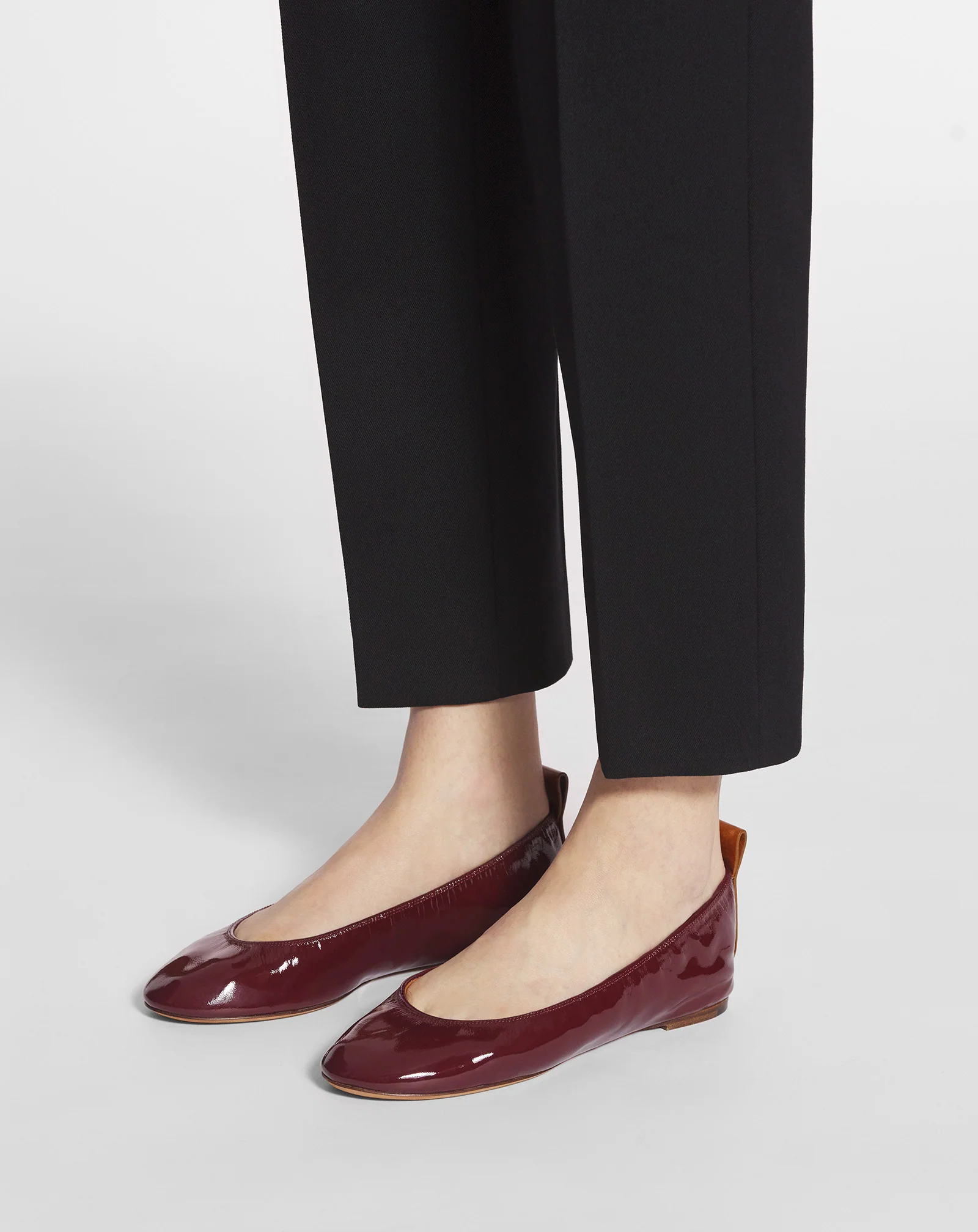 The ballerina flat in patent leather