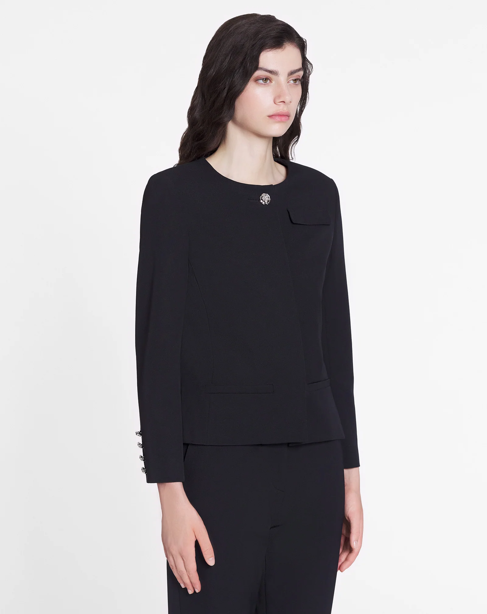 Cropped fitted jacket