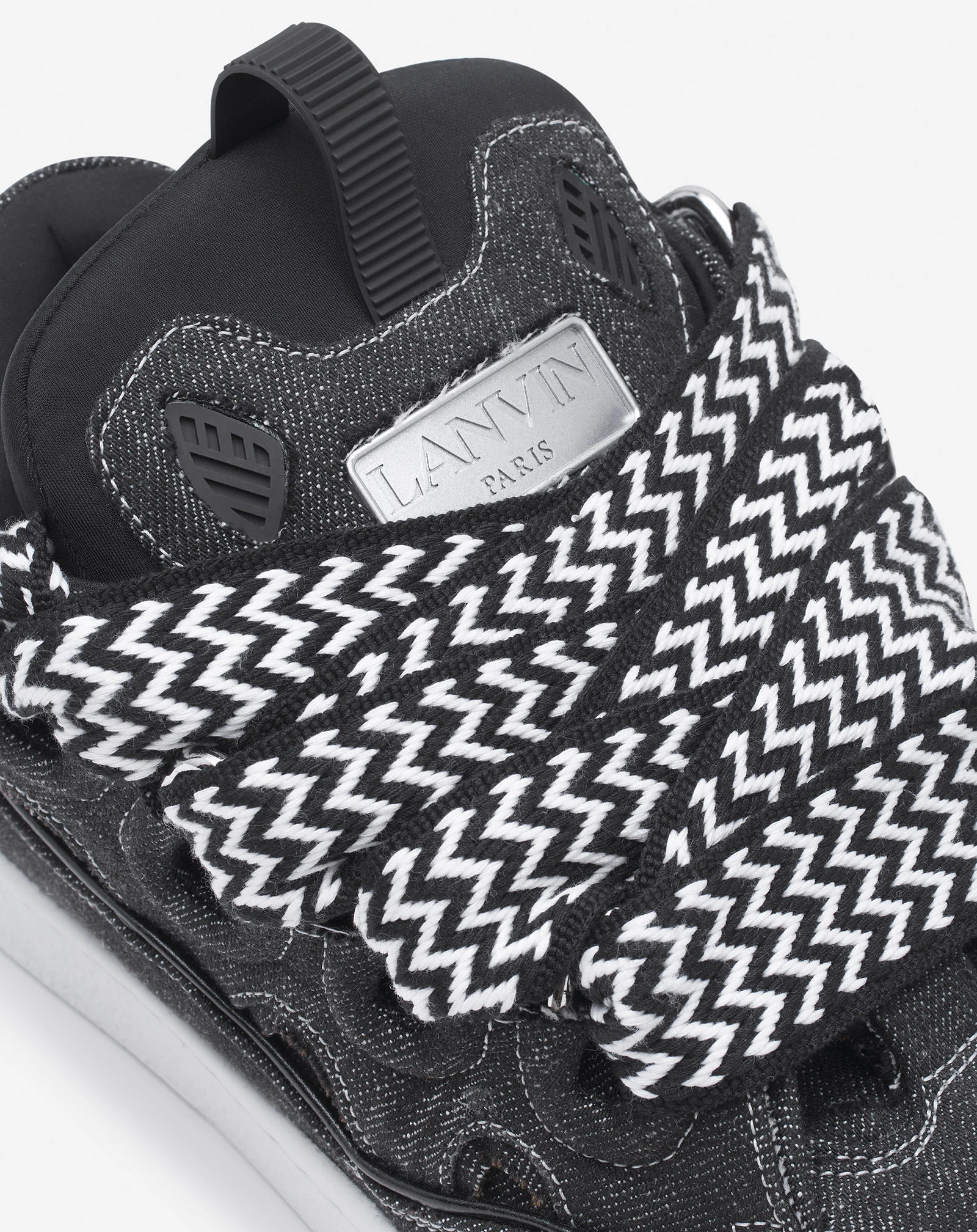 Curb sneakers in denim