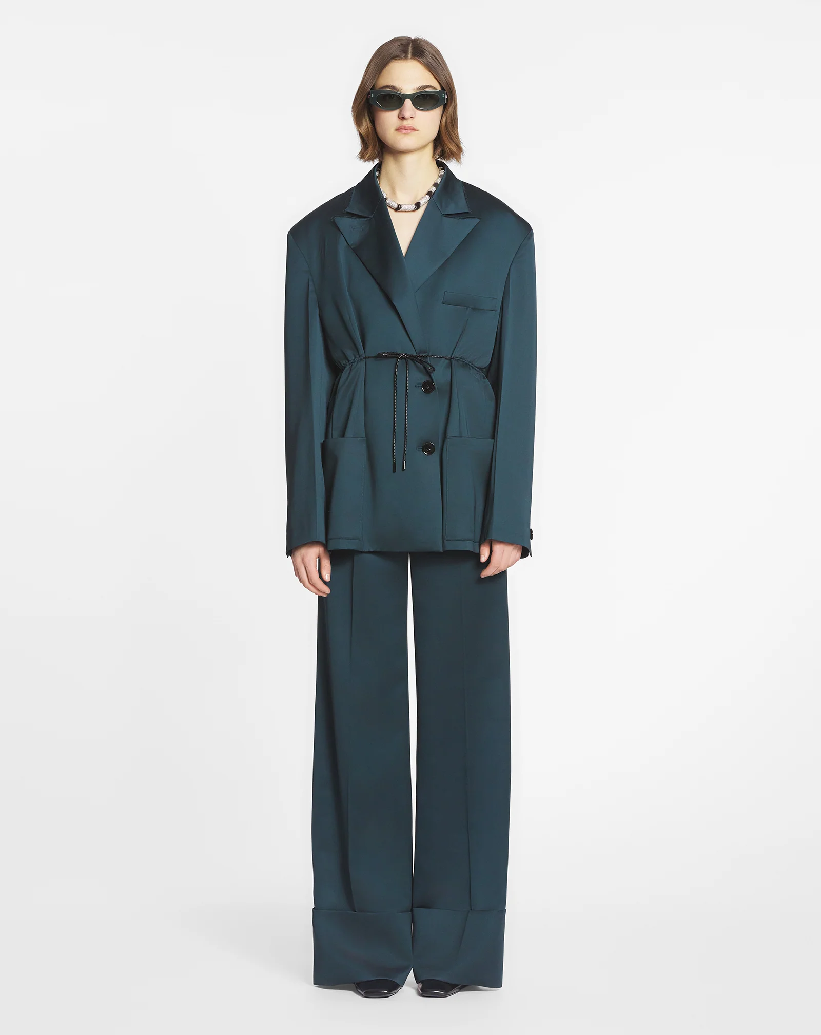 Wide-leg pants with cuffs