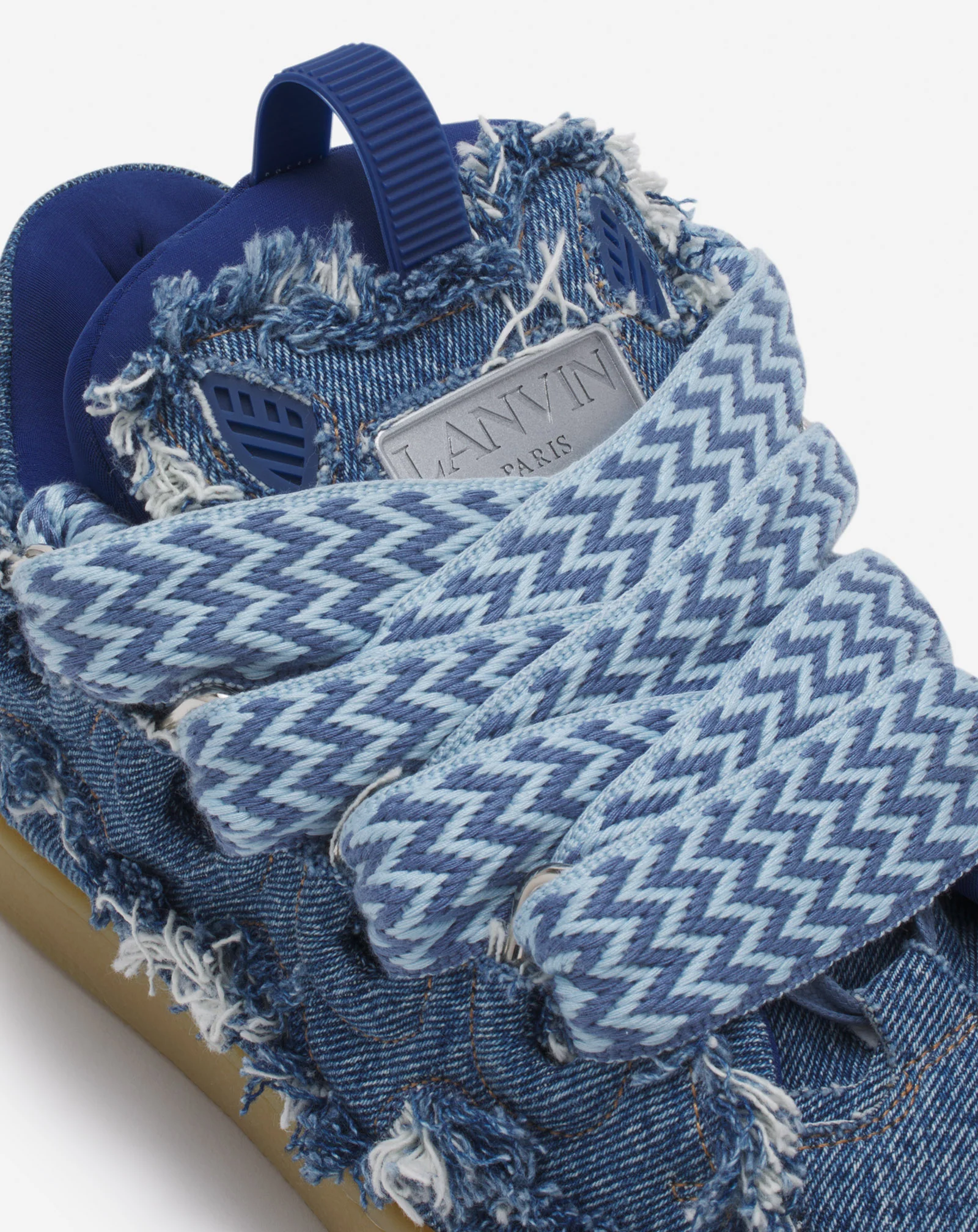 Curb sneakers in denim