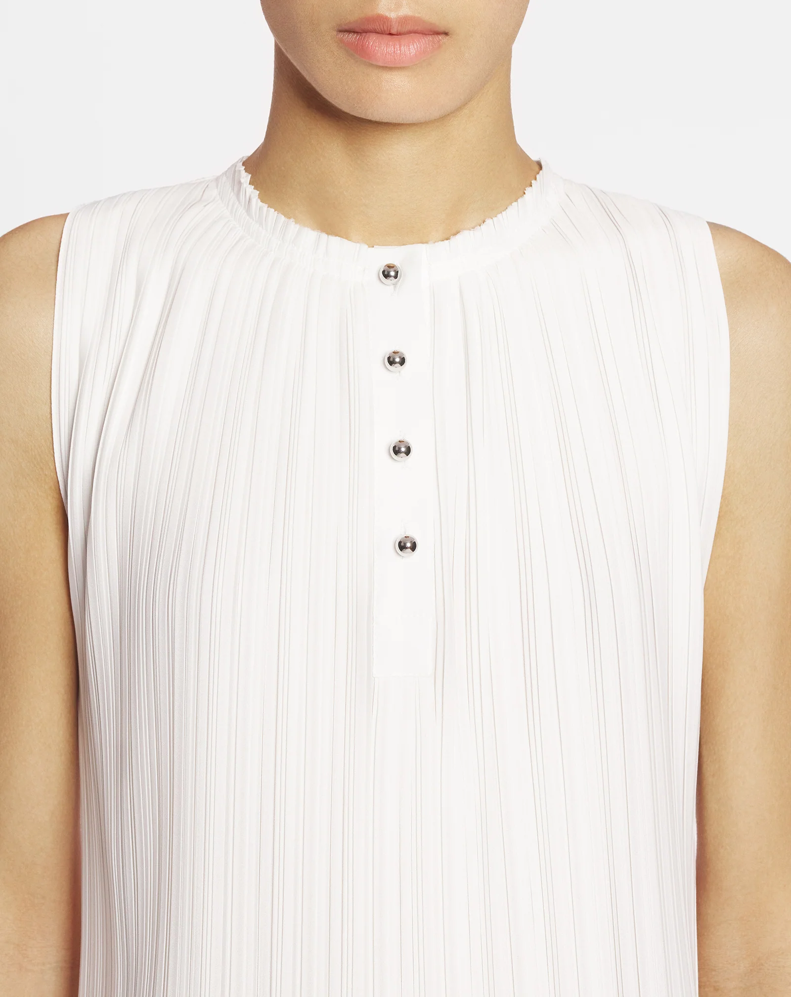 Sleeveless pleated top
