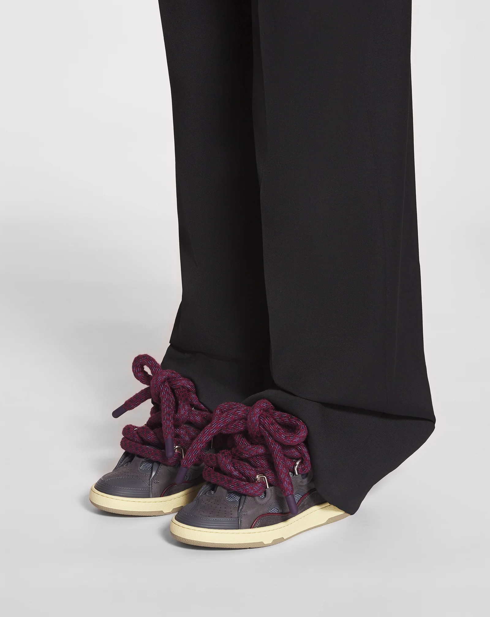 Curb sneakers in leather with snake laces