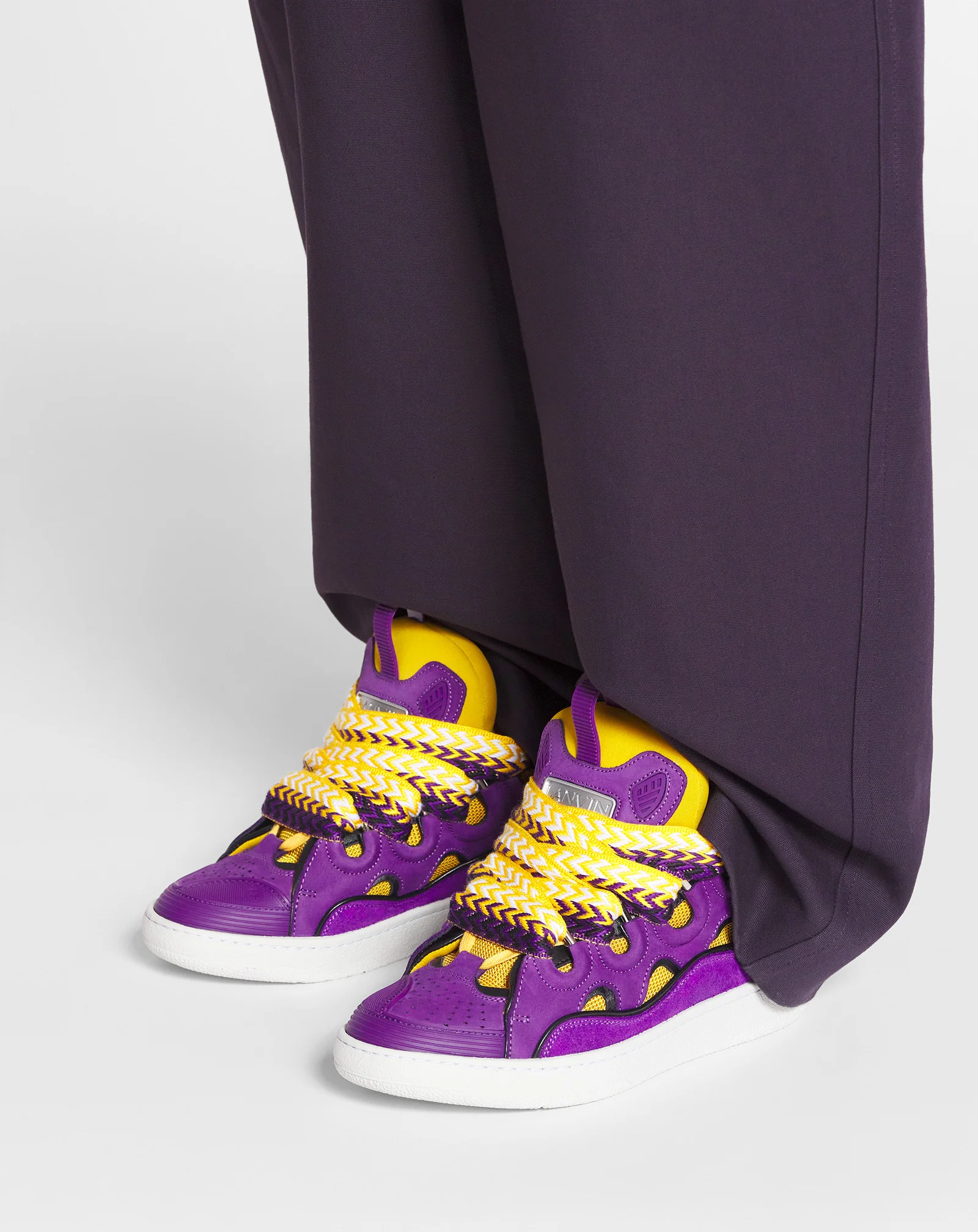 Leather curb sneakers