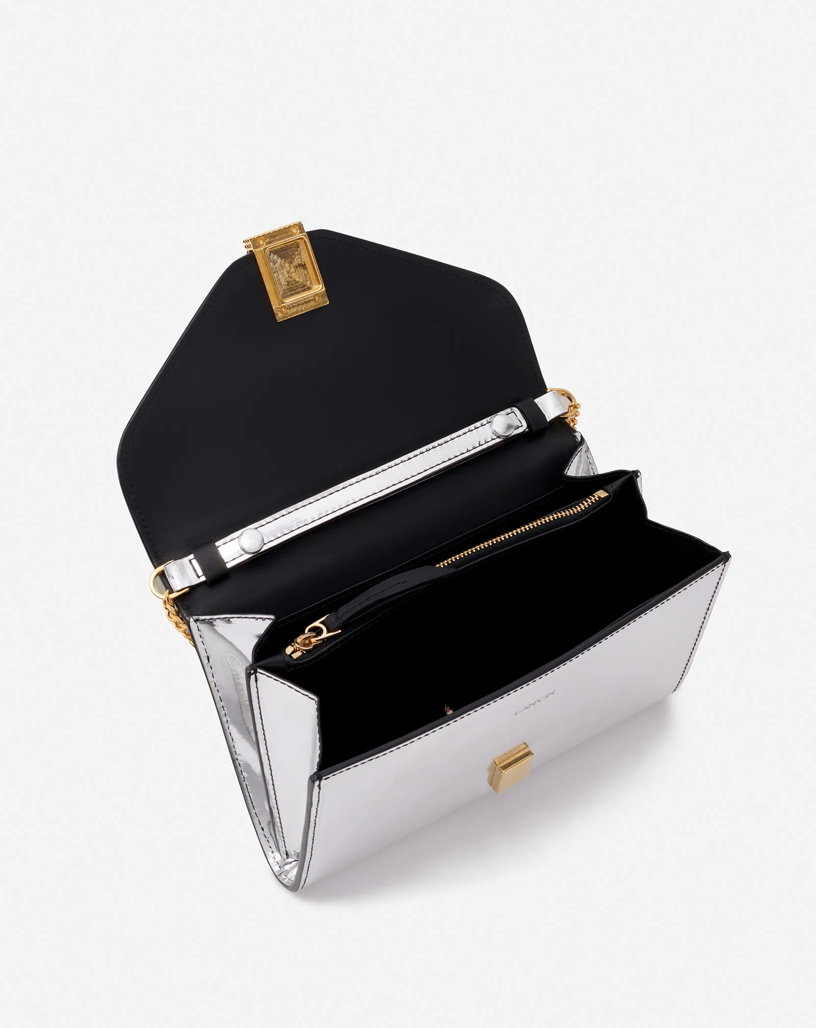 Concerto wallet on chain bag in metallic leather