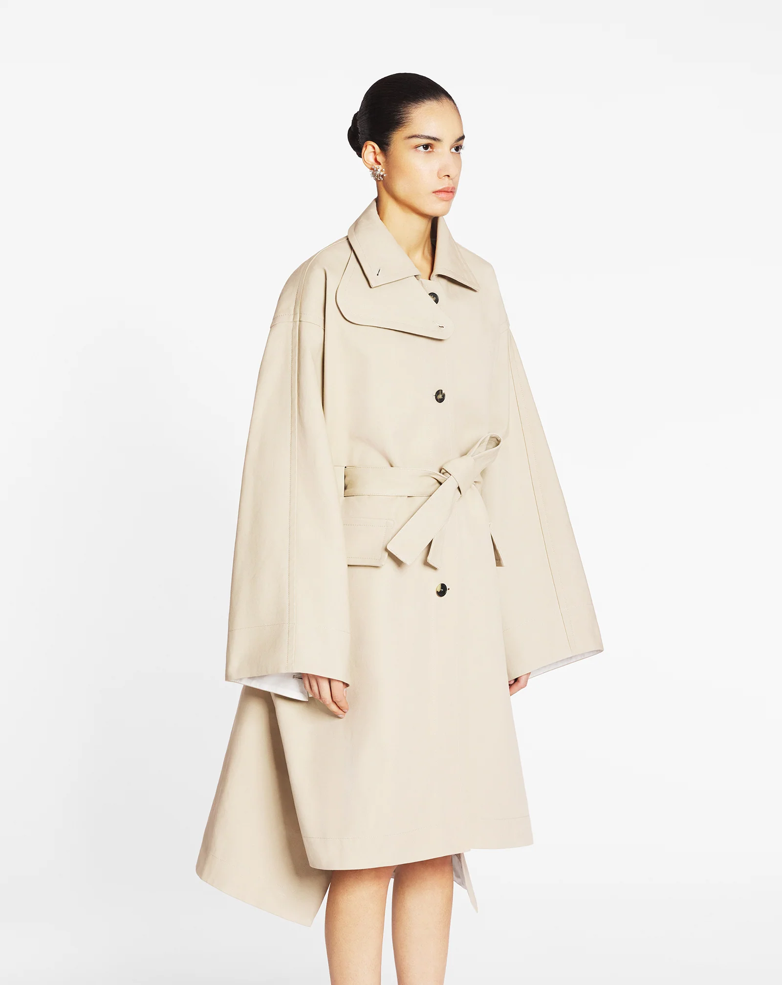 Cape coat with a collar