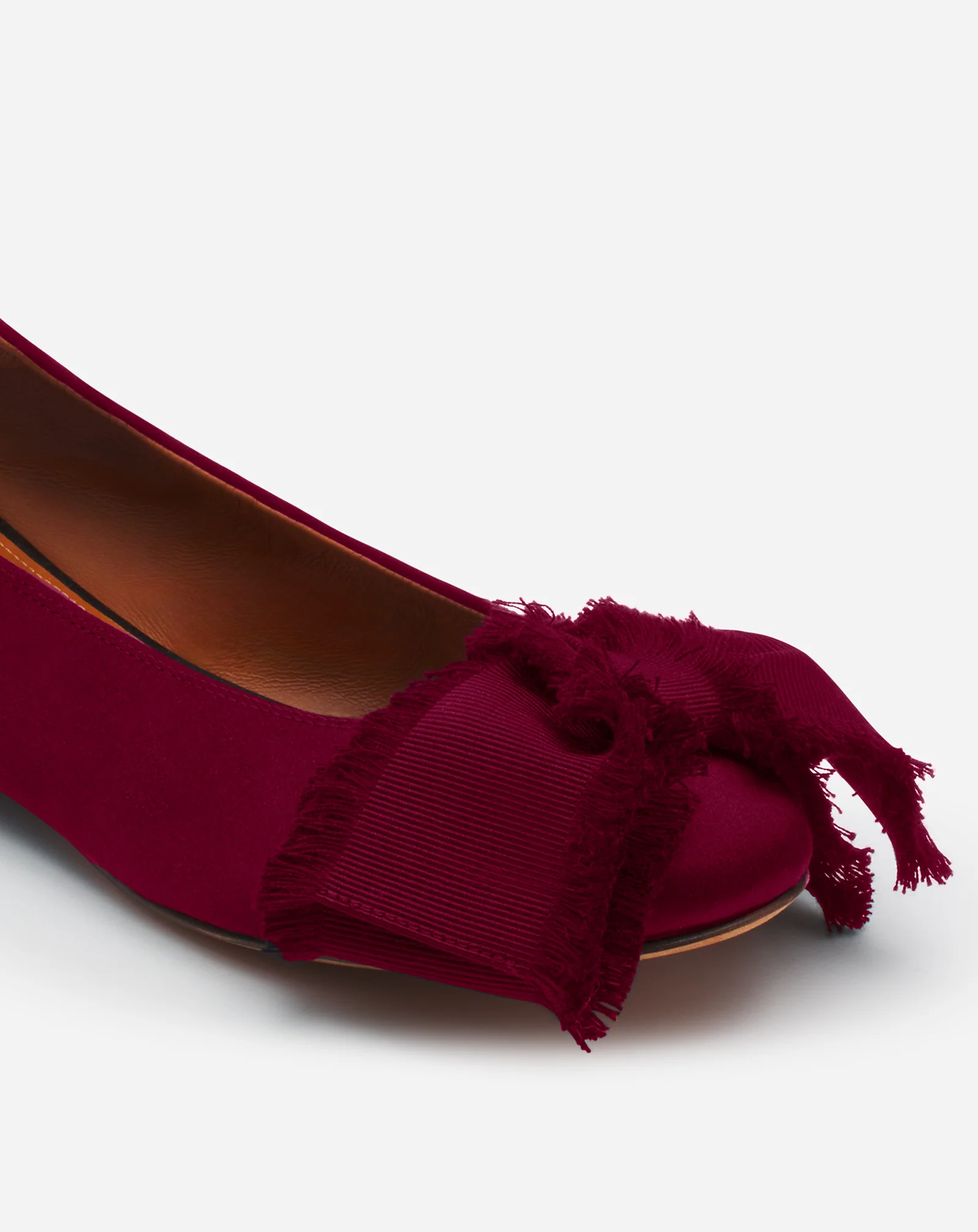 Ballerina flat with a satin bow