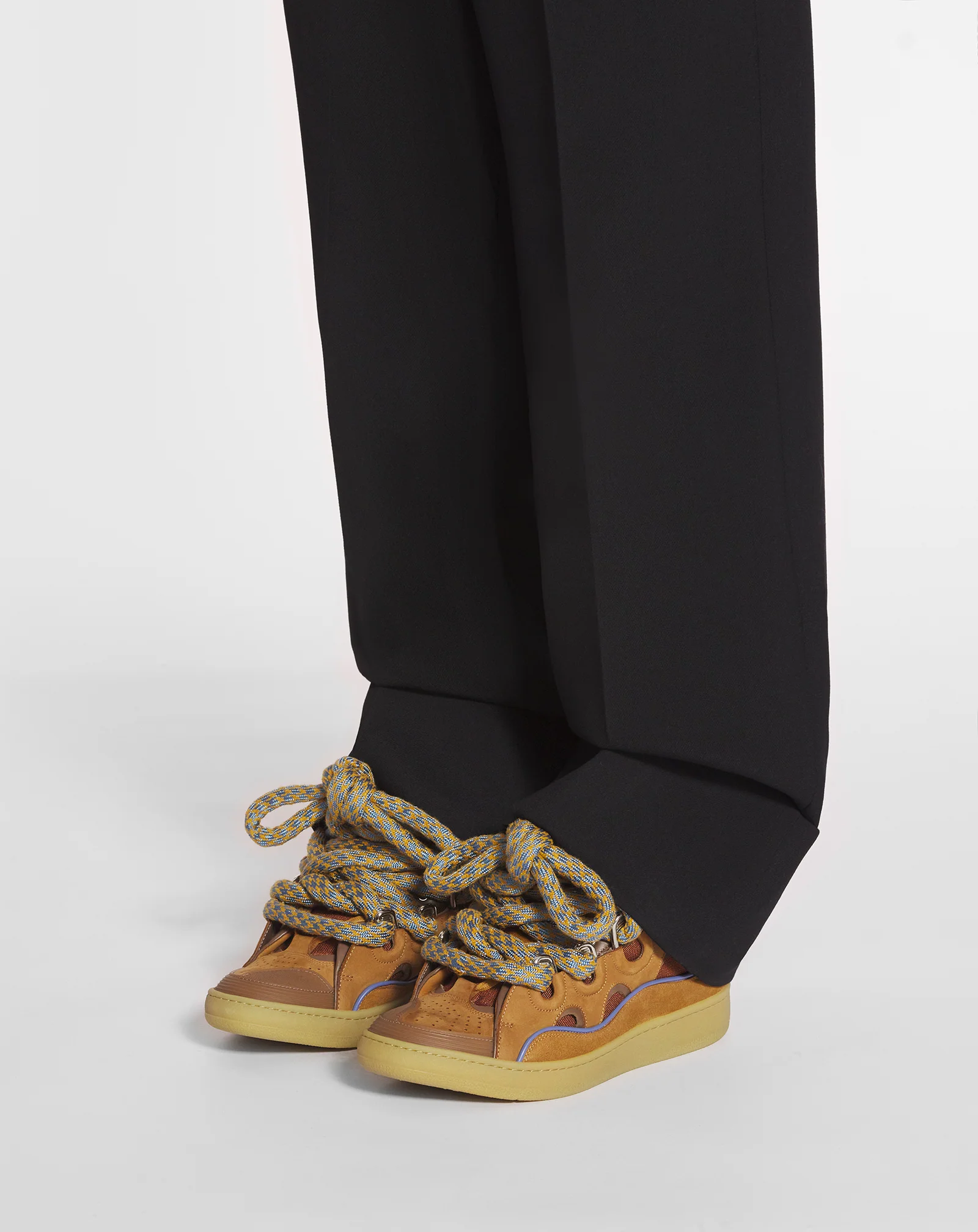 Curb sneakers in leather with snake laces