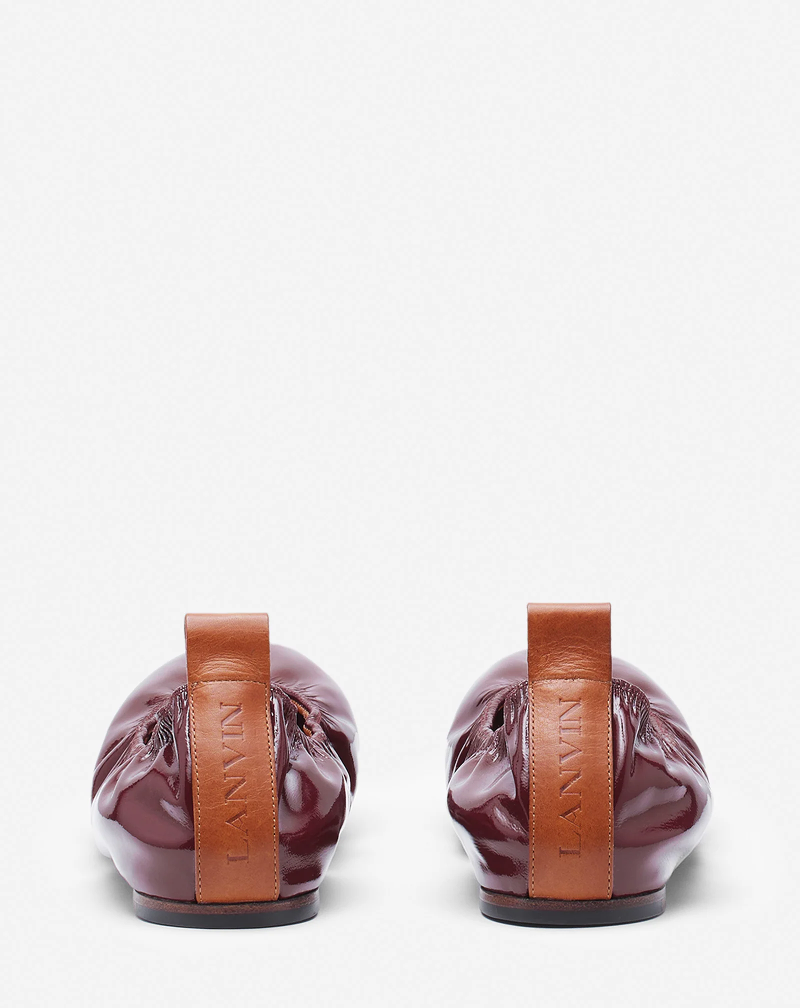 The ballerina flat in patent leather