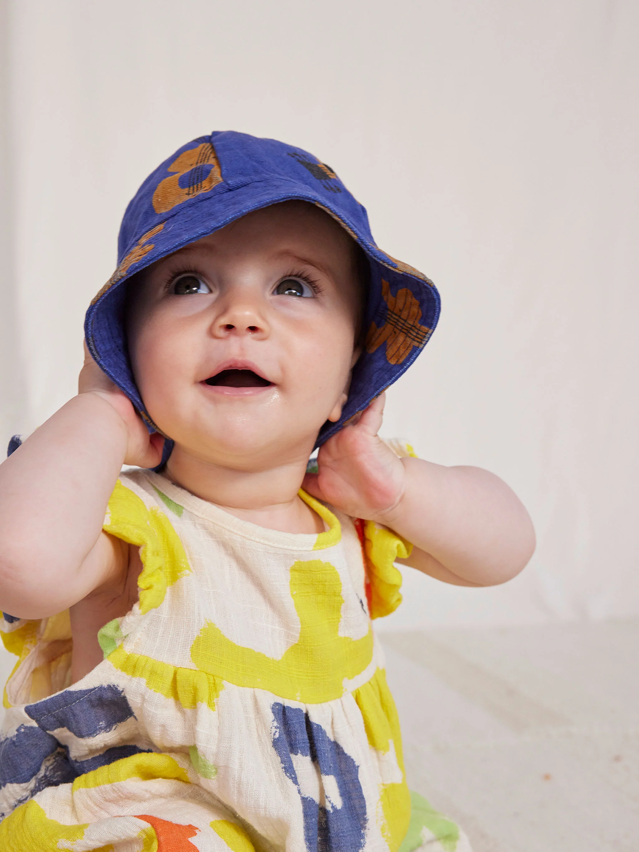 Acoustic Guitar all over hat
