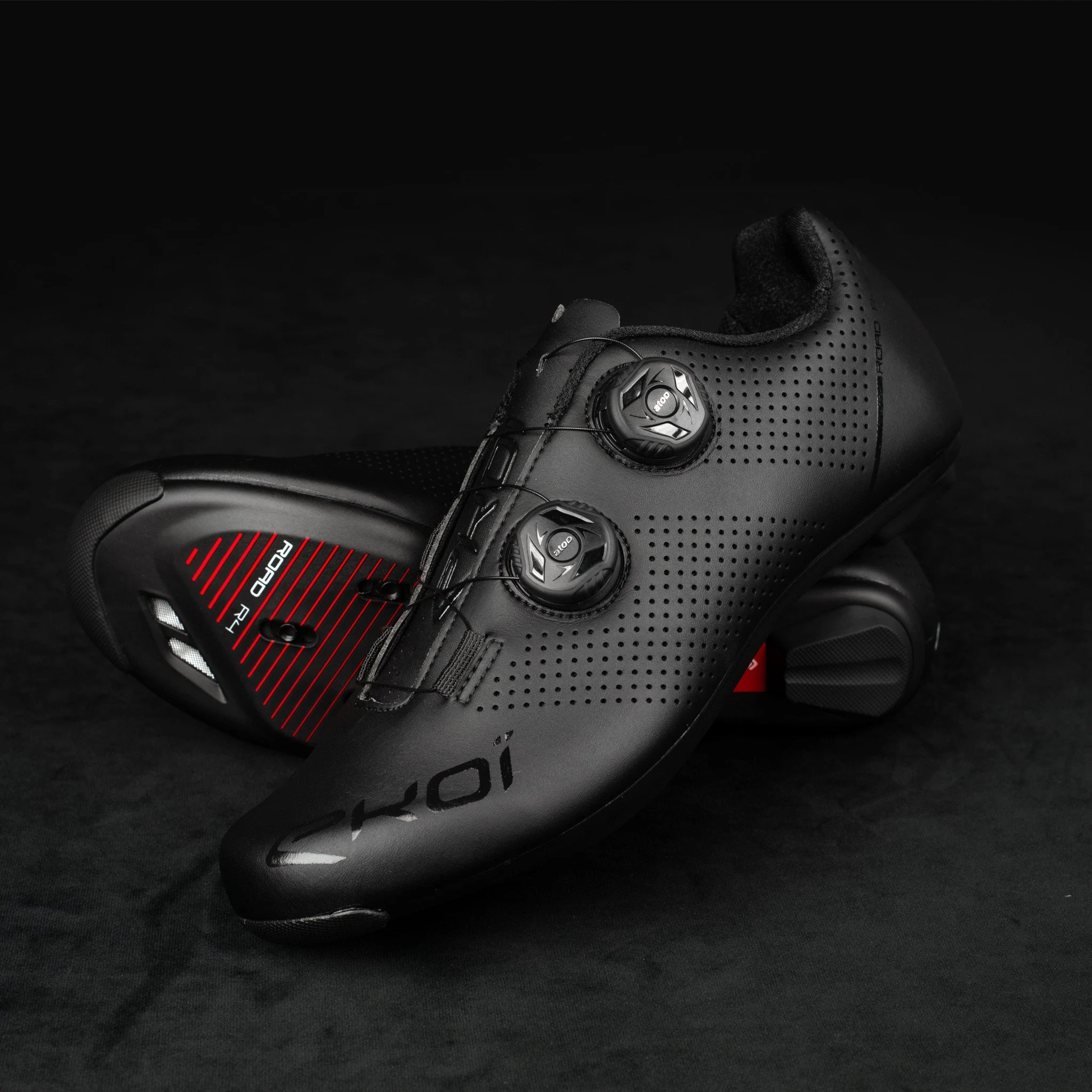 R4 Full black road shoe