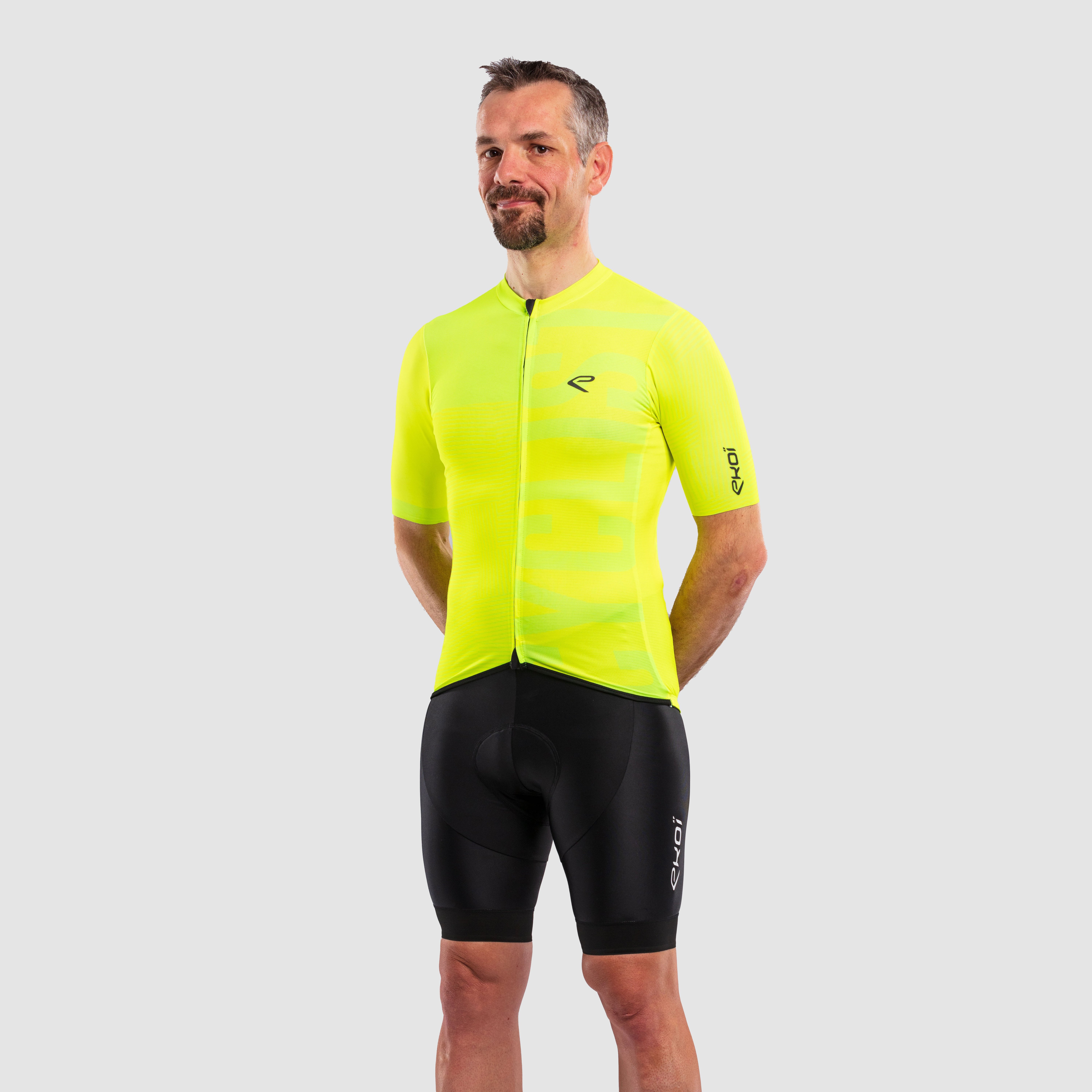 EKOI GRAPHIC White Short Sleeve jersey and black V-light bib shorts combo